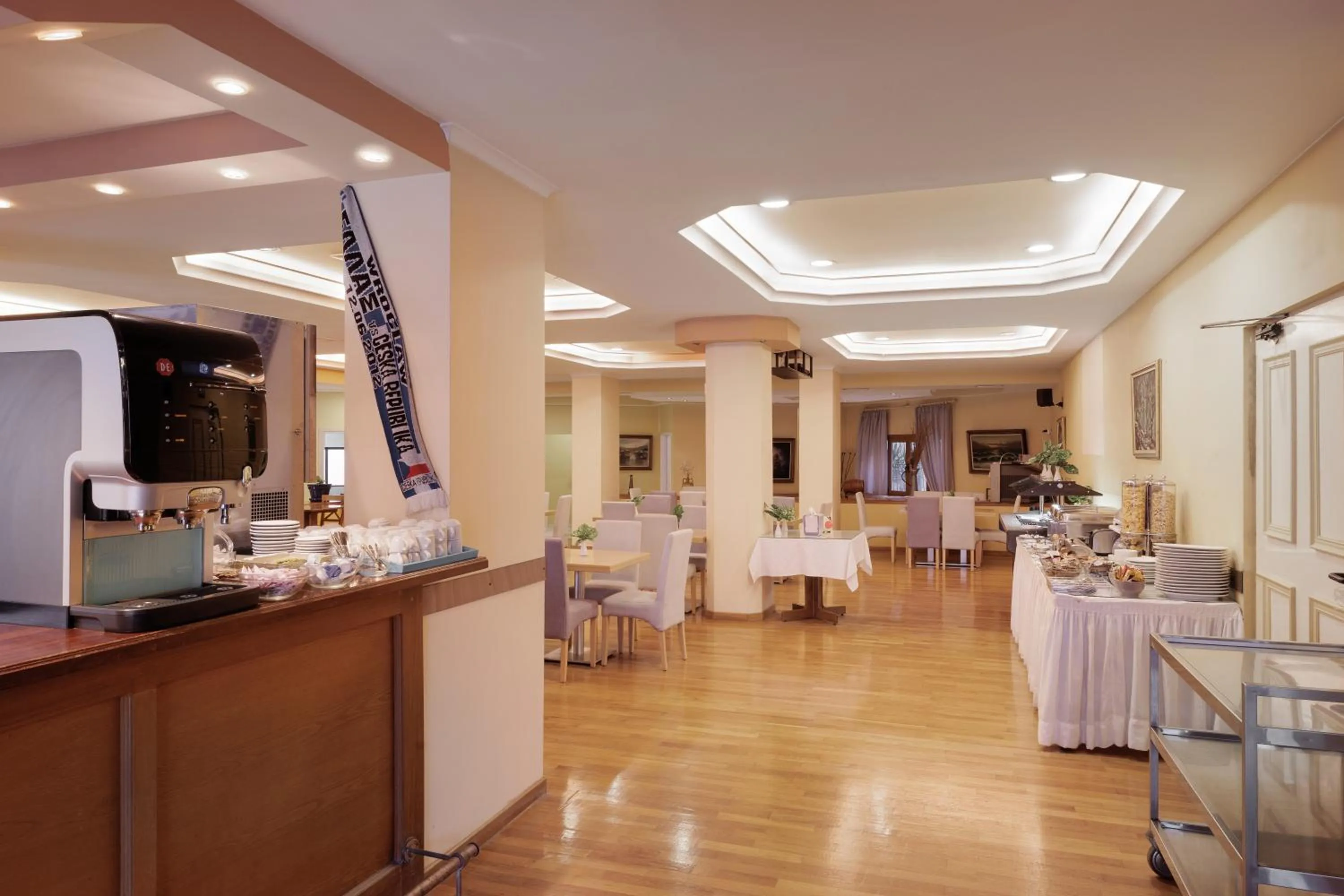 Dining area in Louvre Hotel