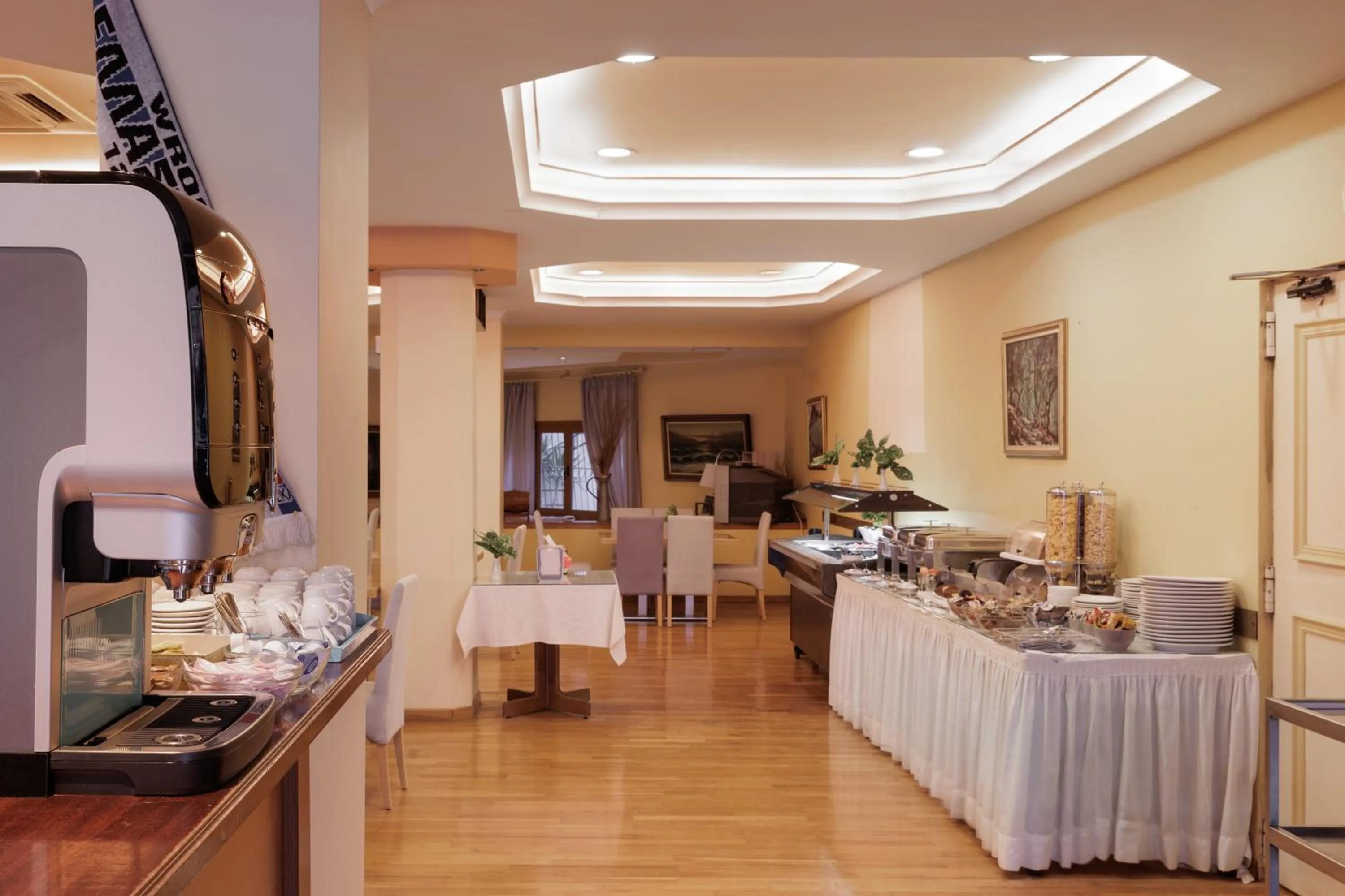 Breakfast in Louvre Hotel