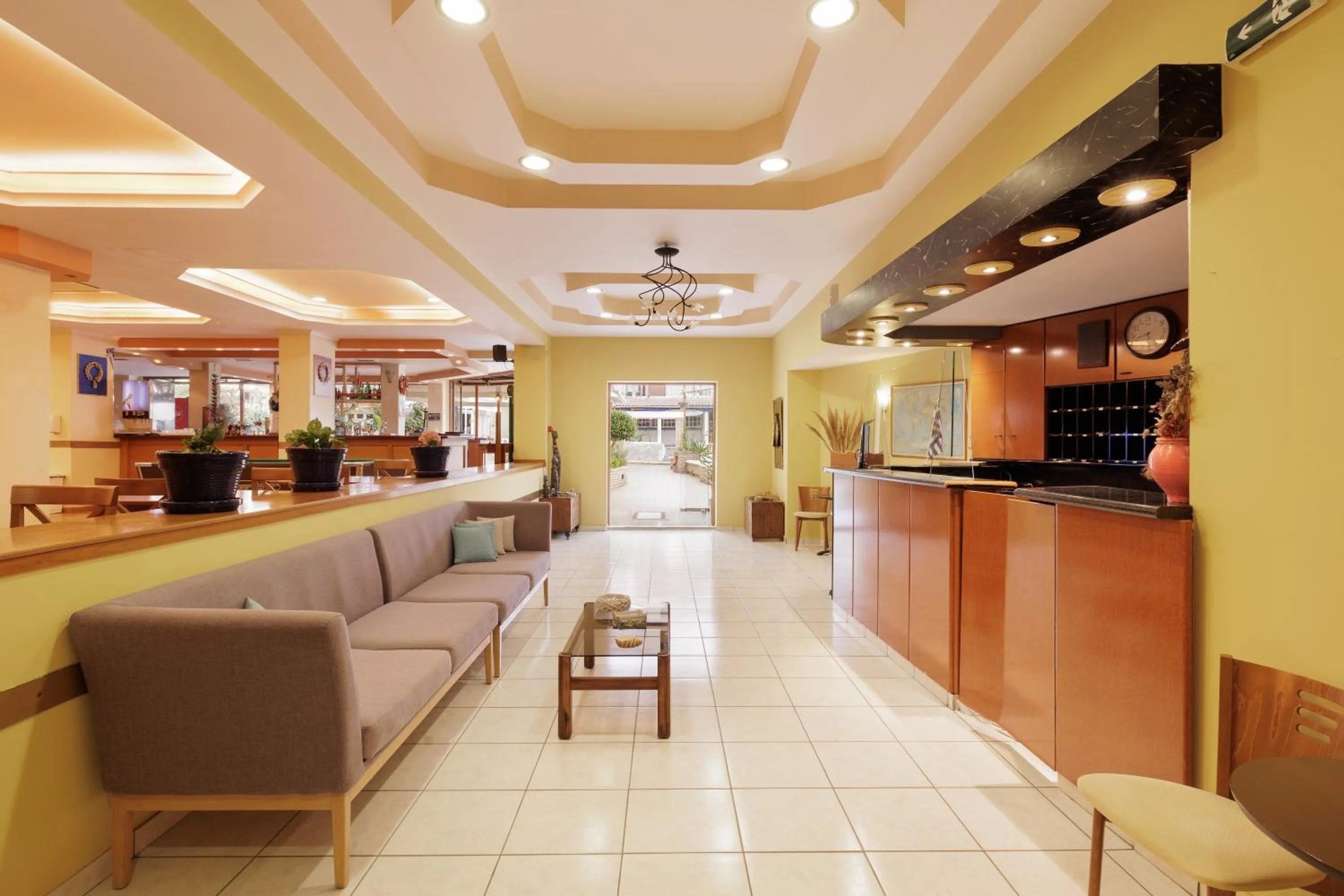 Lobby or reception in Louvre Hotel