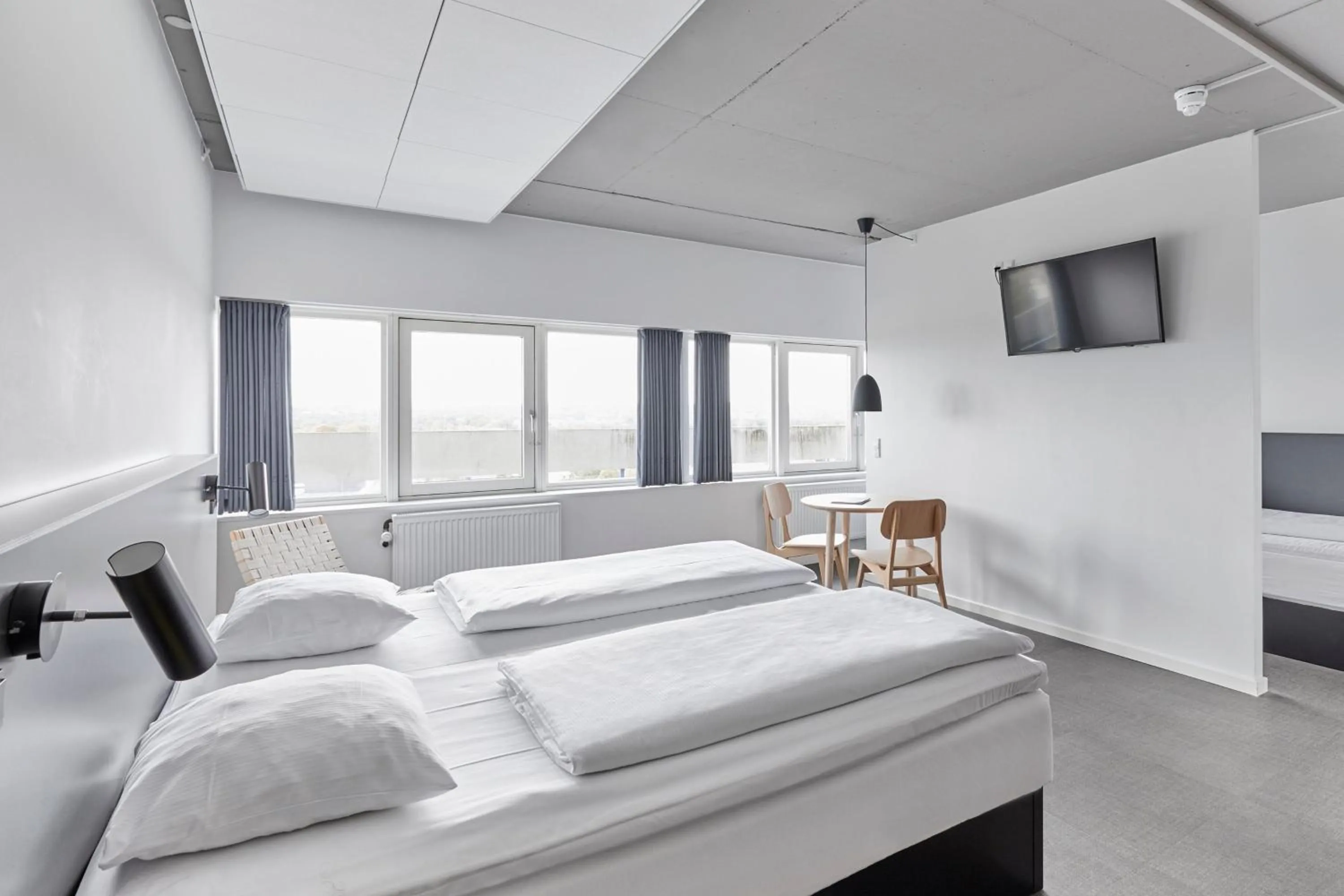 Photo of the whole room, Bed in Four Points Flex by Sheraton Aarhus Viby
