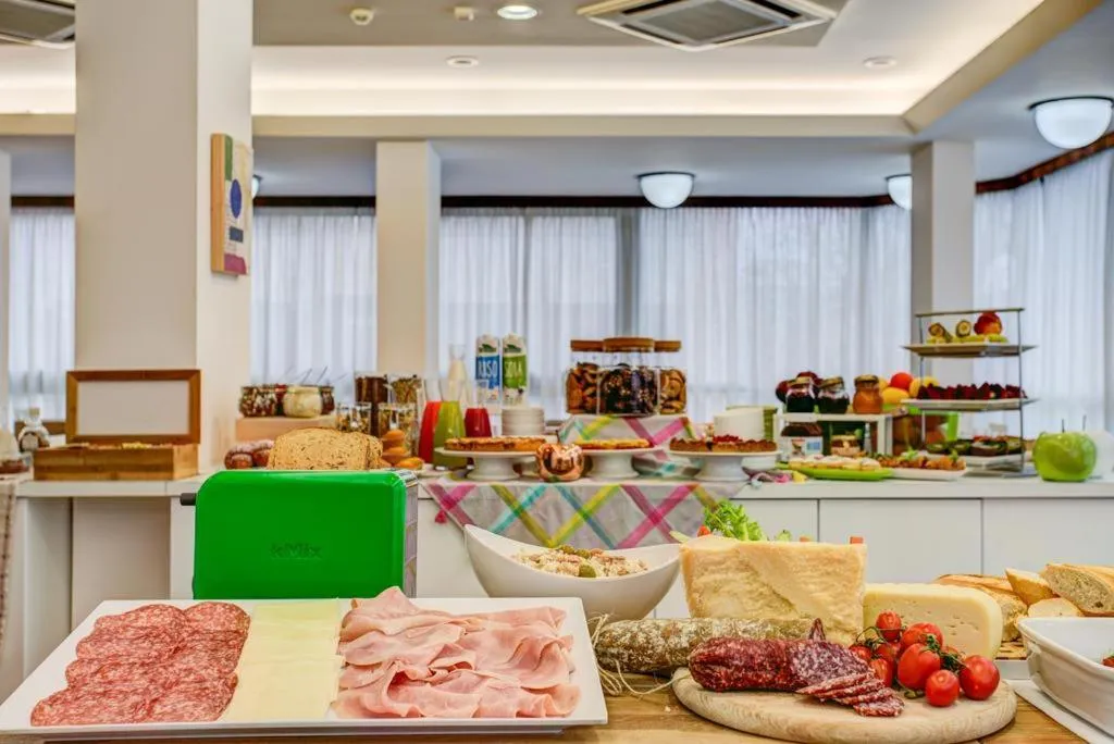 Buffet breakfast, Restaurant/Places to Eat in Hotel Konrad