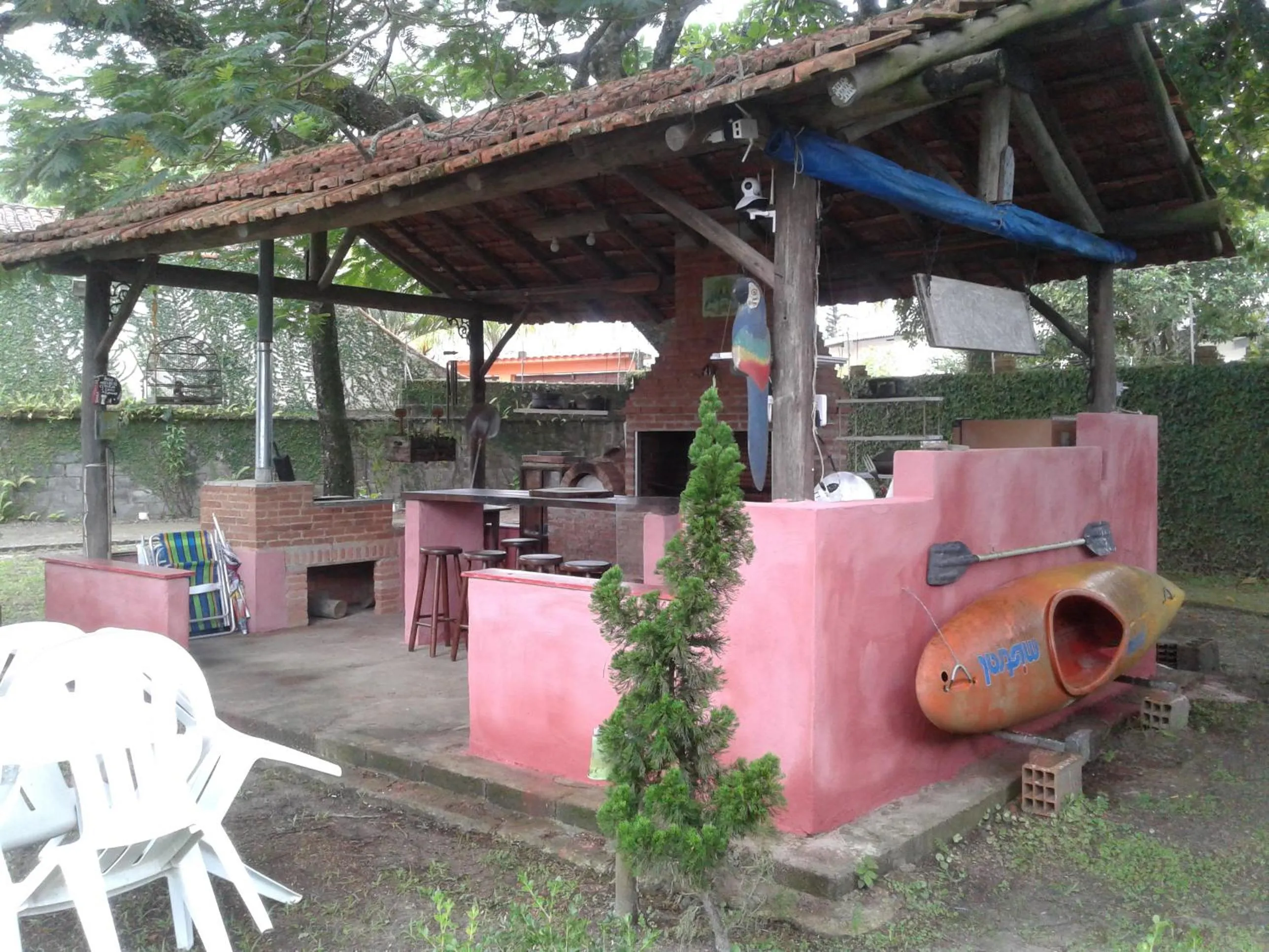 BBQ facilities in Pousada Chateau Sophie