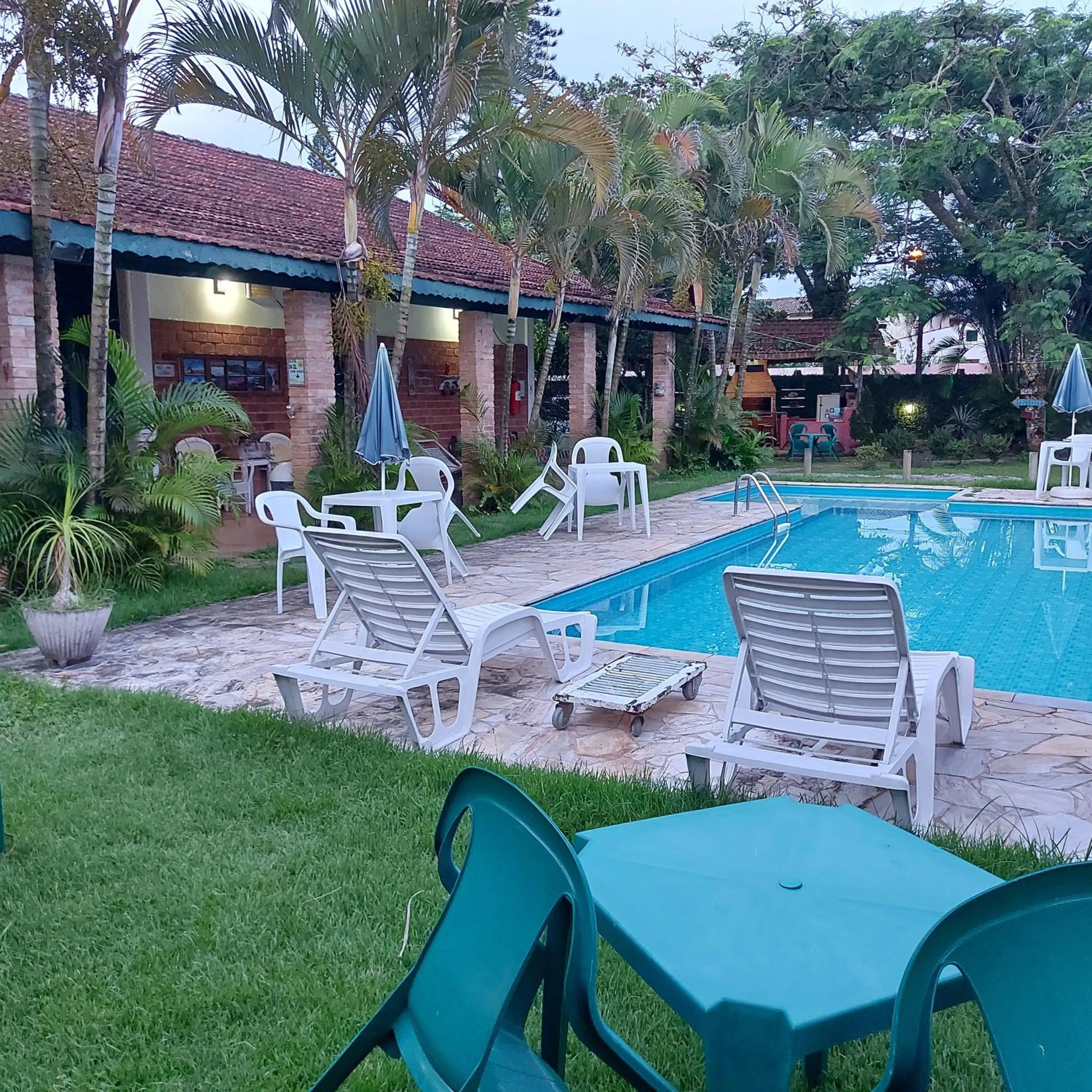 Swimming pool in Pousada Chateau Sophie