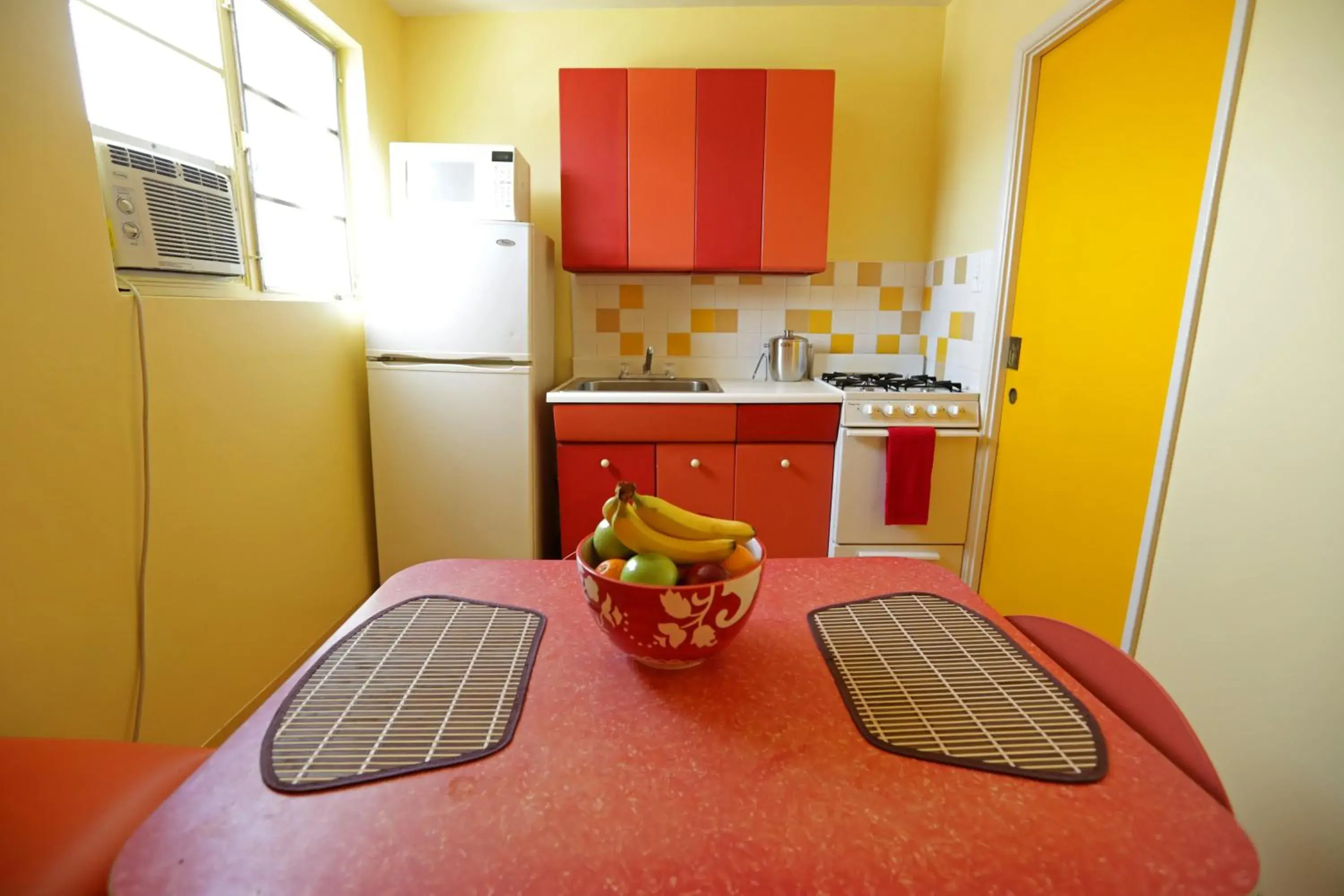 Deluxe Double Room in Banana Bungalow Hollywood Hotel & Hostel Deluxe Double Room in Banana Bungalow Hollywood Hotel & Hostel