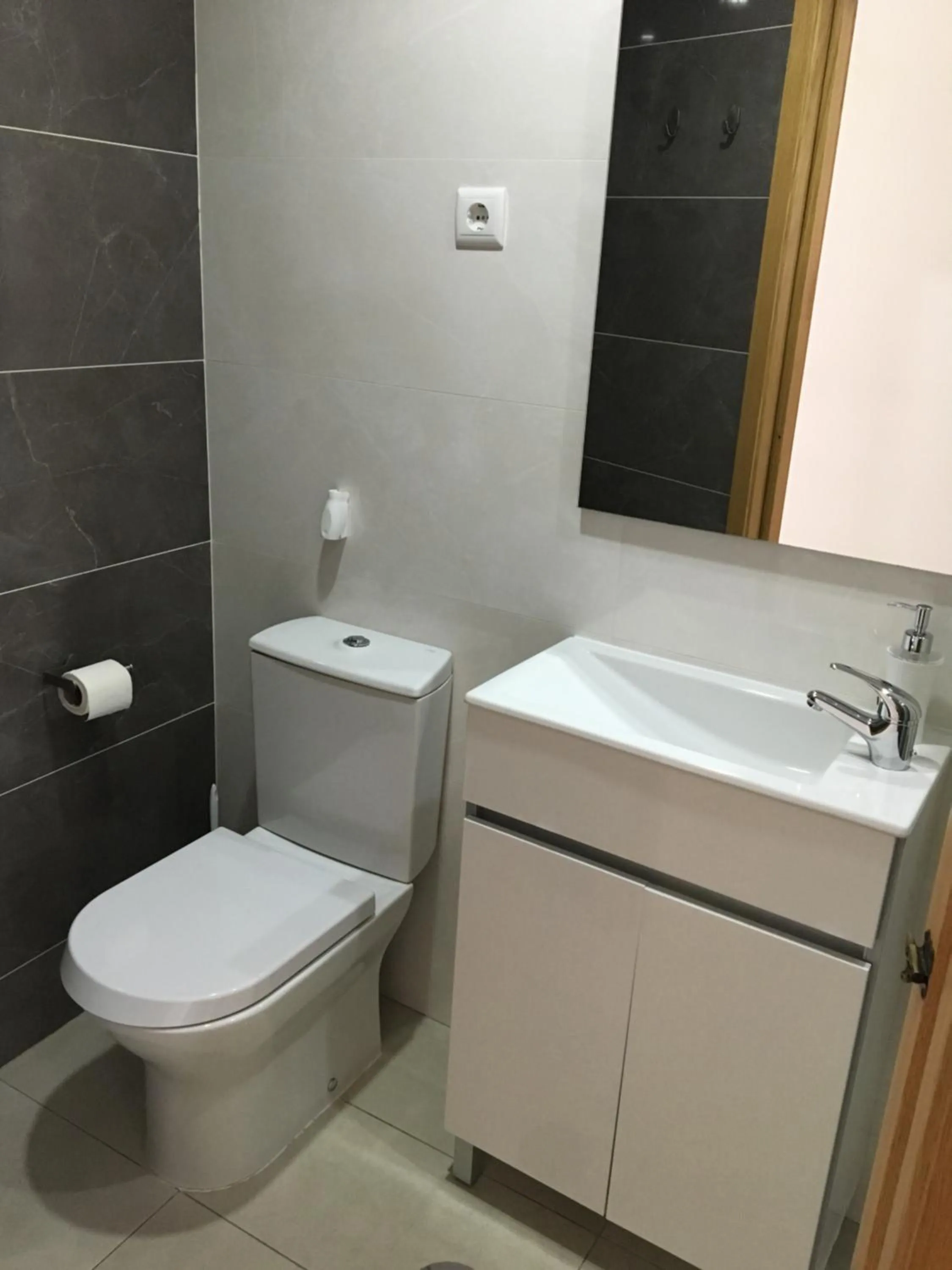 Toilet in Aveiro White House