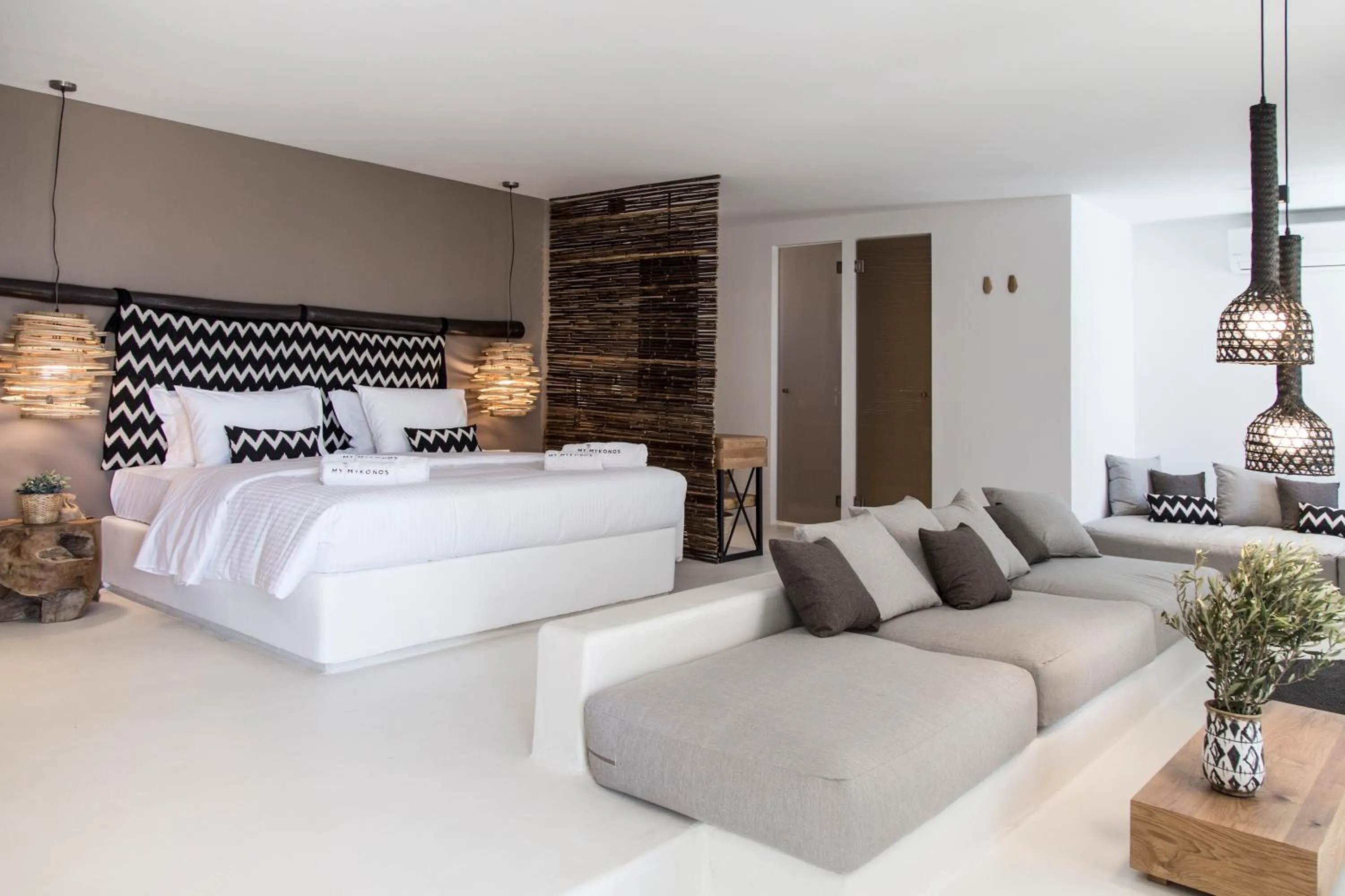 Photo of the whole room, Bed in My Mykonos Hotel