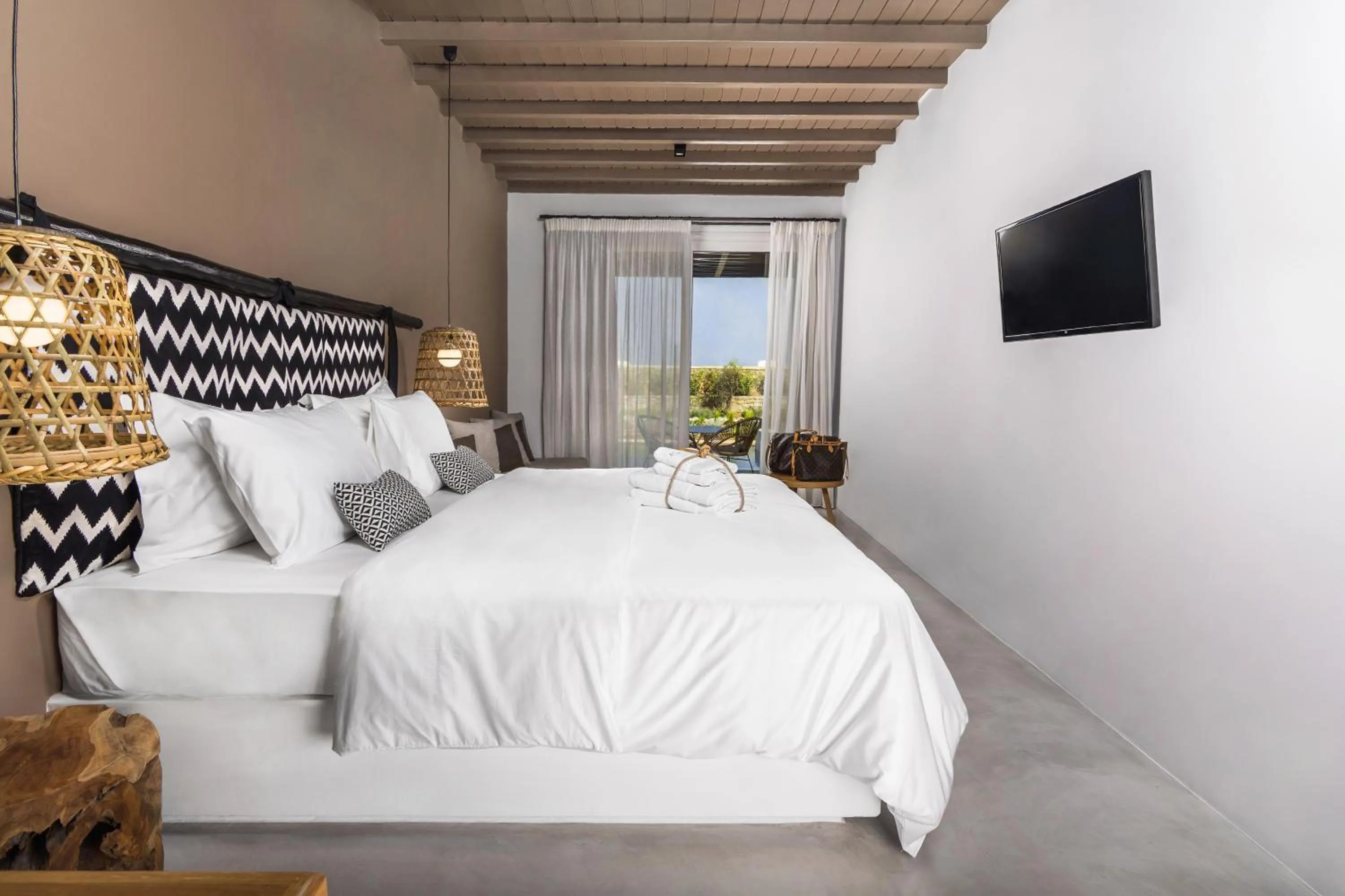 Photo of the whole room, Bed in My Mykonos Hotel