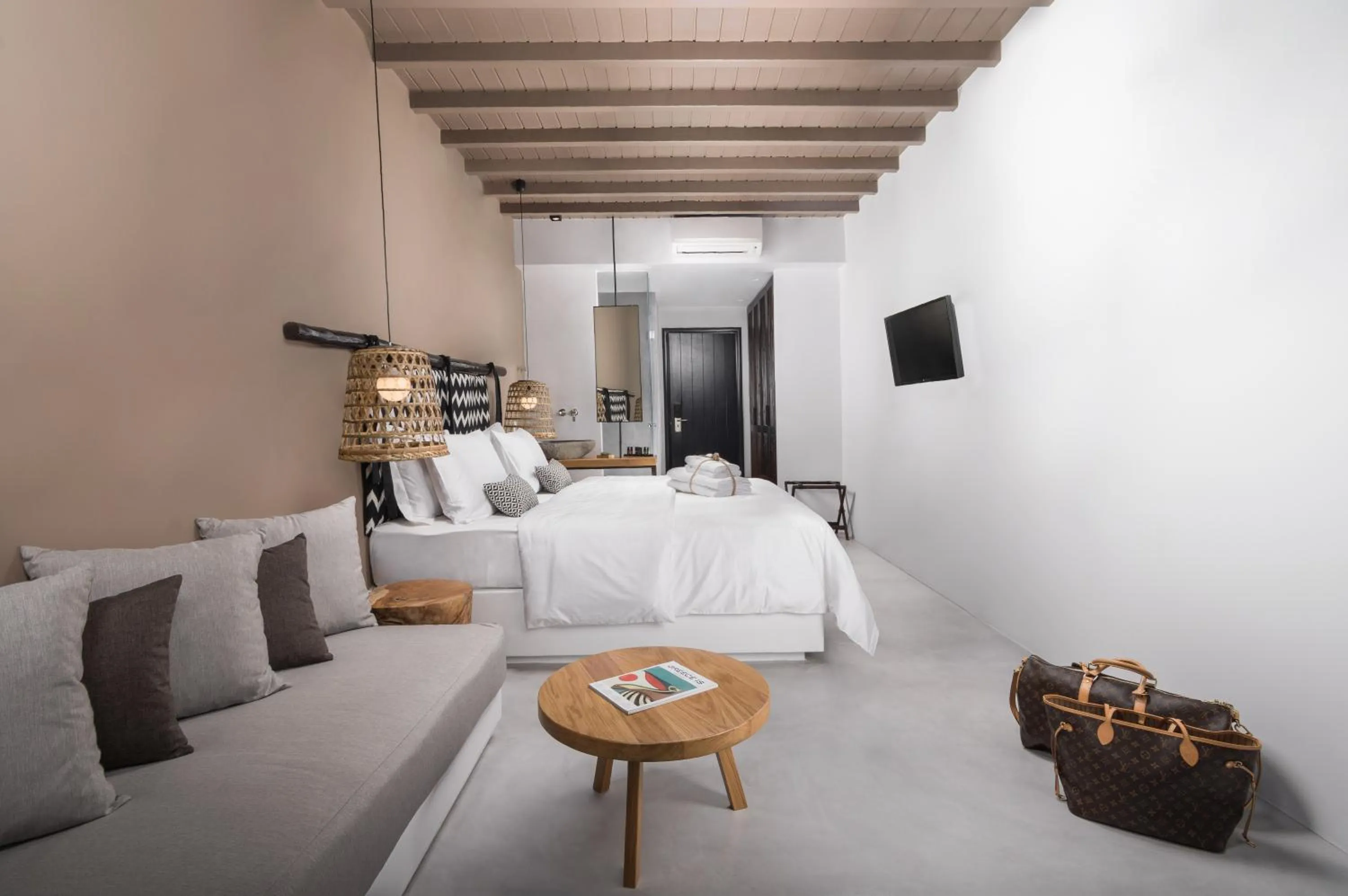 Photo of the whole room, Bed in My Mykonos Hotel