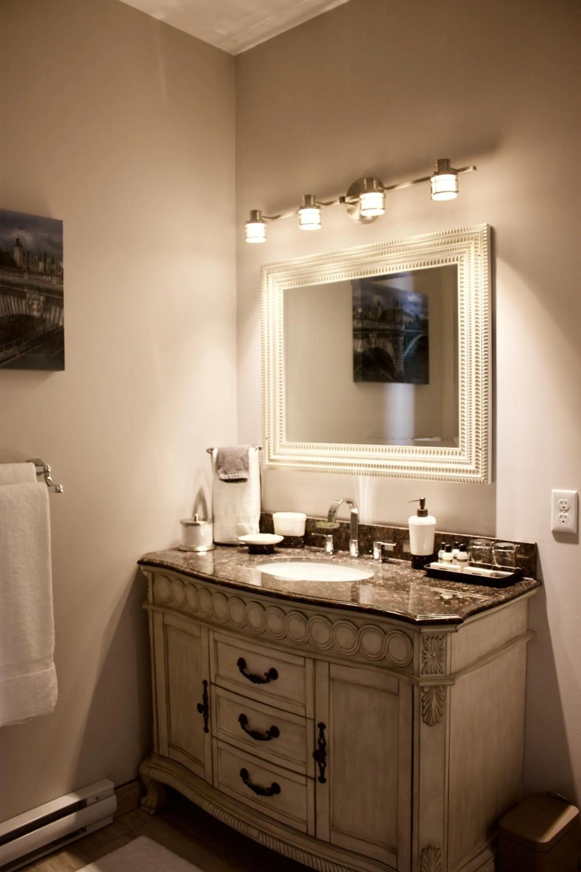 Shower in Tattingstone Inn