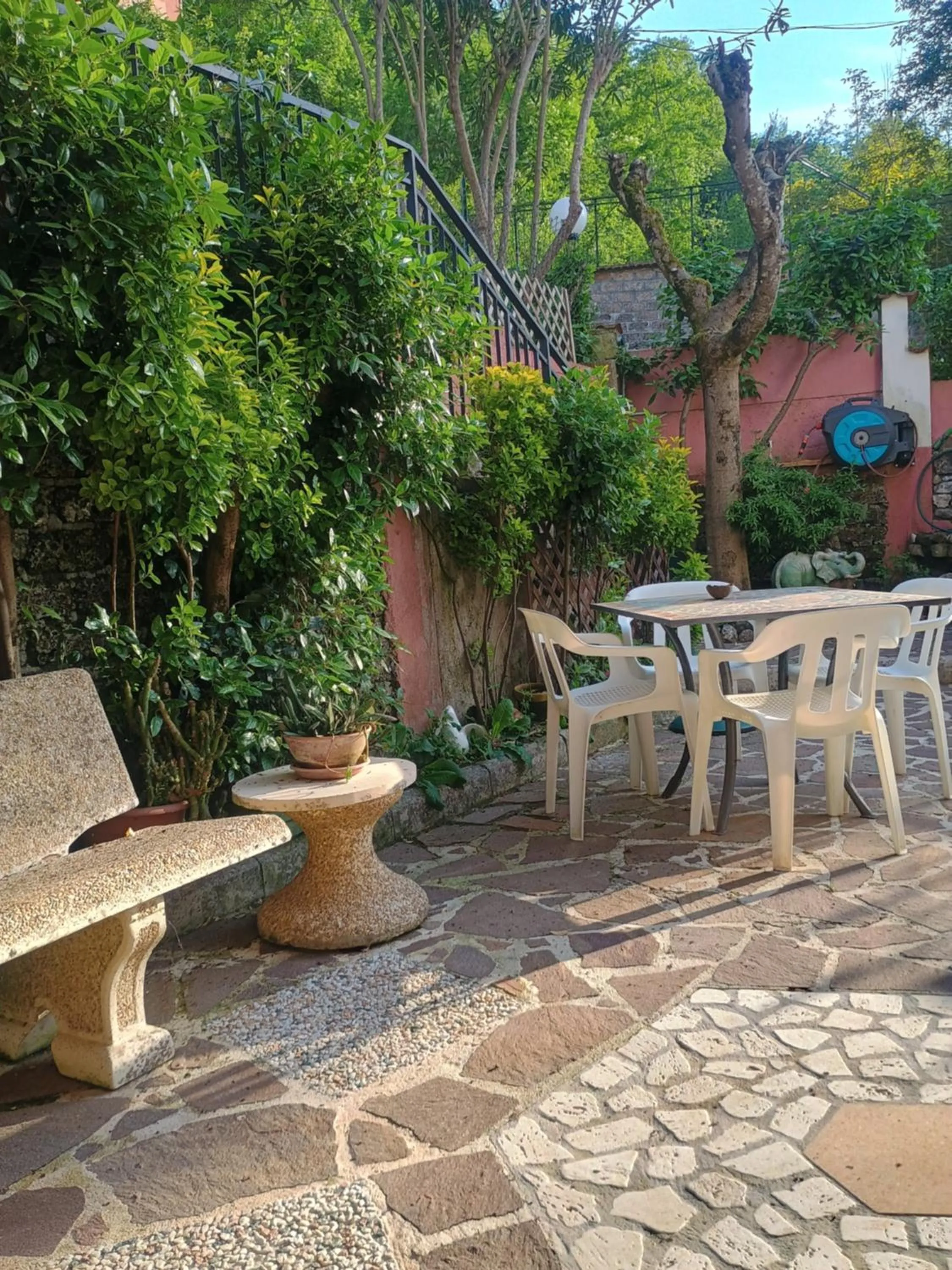 Garden view in B&b Fabra Casa Mia e non solo