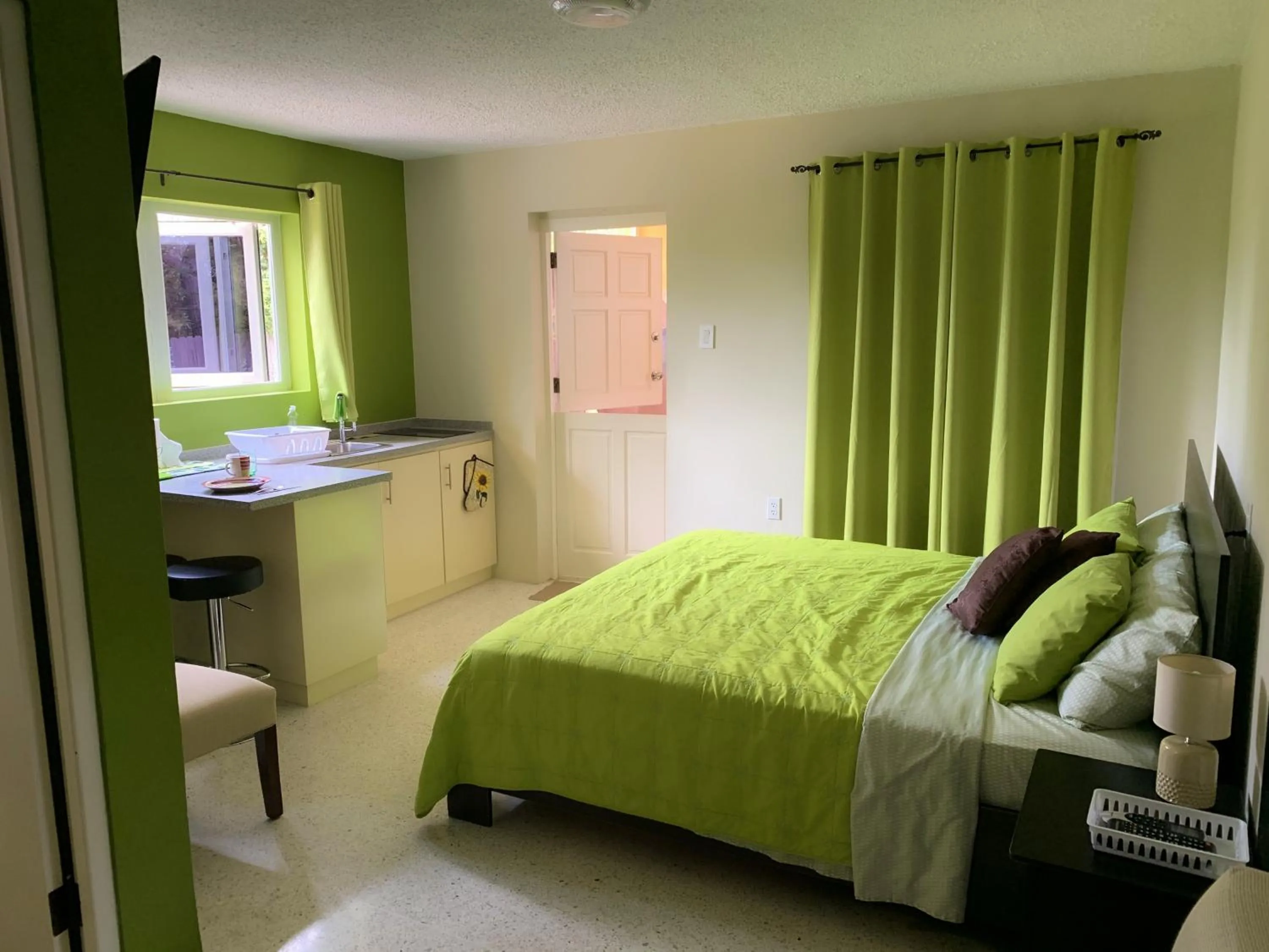 Bedroom, Bed in Eve's Residence