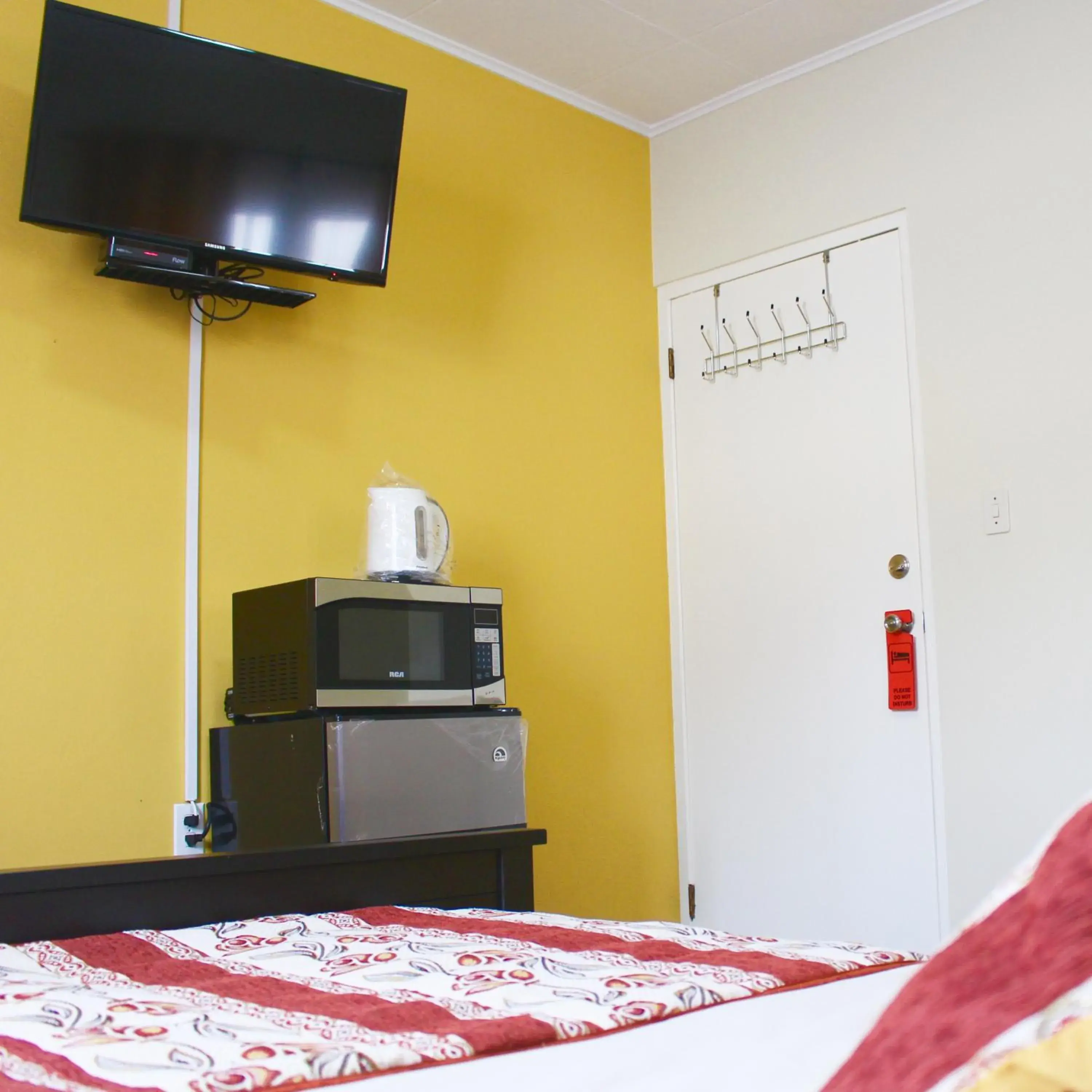 Double Room with Private Bathroom in Eve's Residence Double Room with Private Bathroom in Eve's Residence