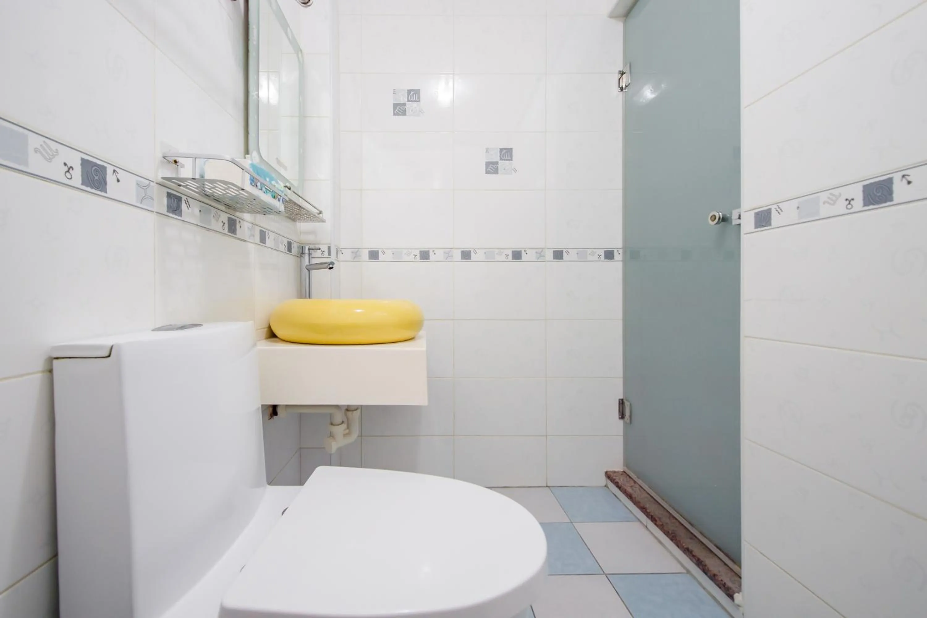 Bathroom in Ocean B&B