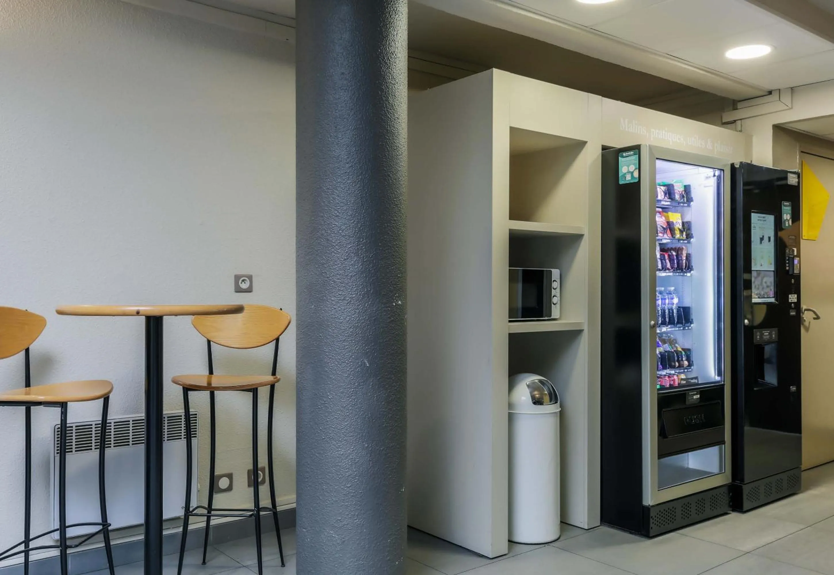 Lobby or reception in B&B HOTEL Nancy Laxou Zenith