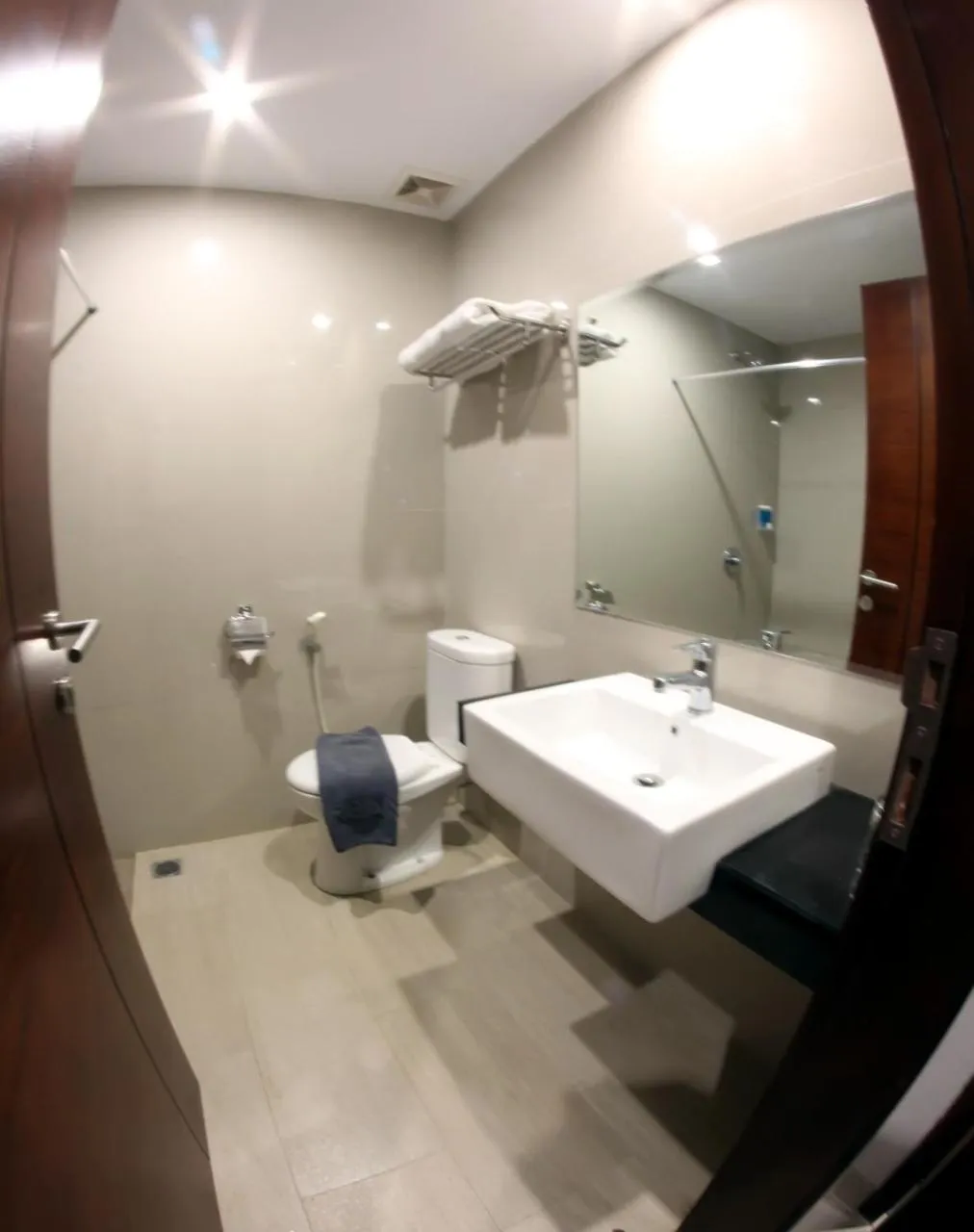Bathroom in Urban Style Hotel Lampung, Azana Hotels Collection