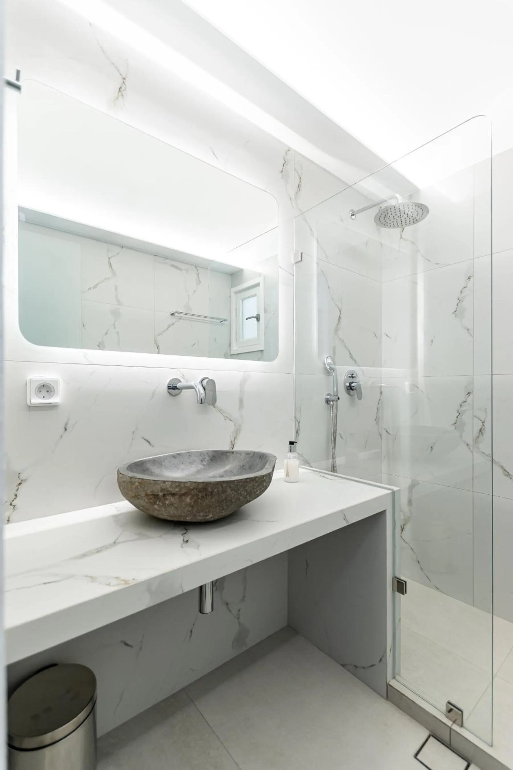 Birikos Hotel & Suites