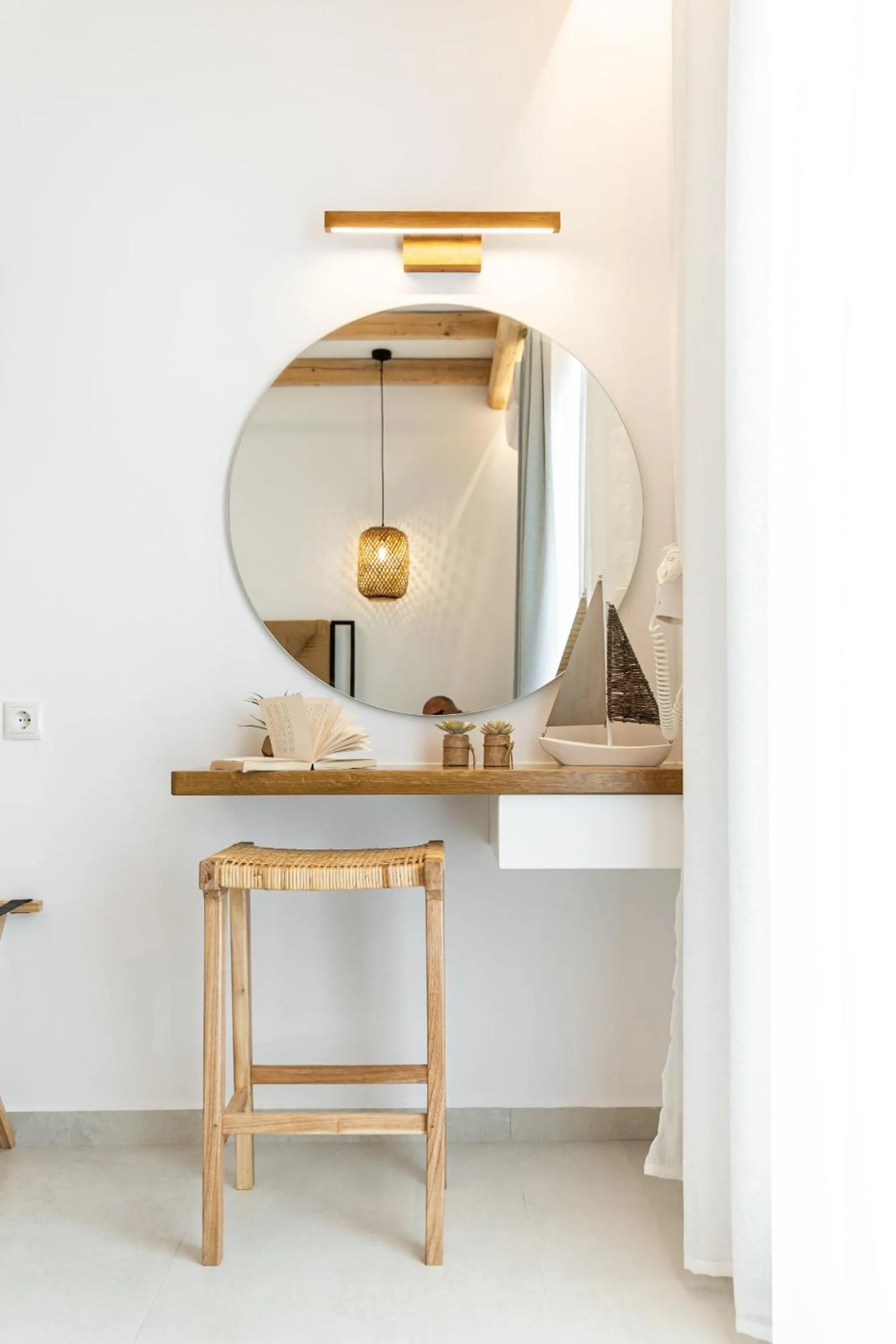 Birikos Hotel & Suites