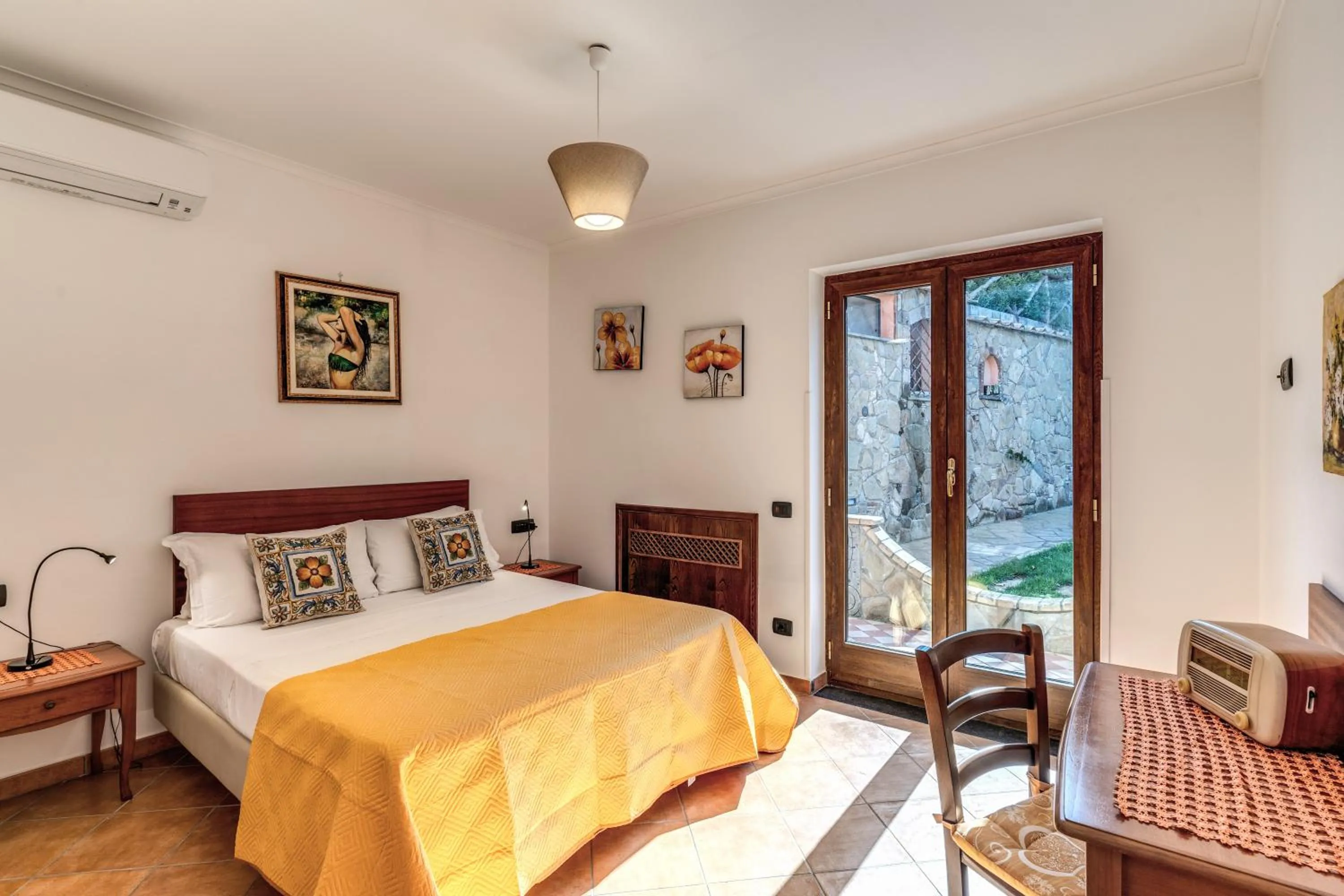 Bedroom, Bed in Villa Caruso with Private Pool