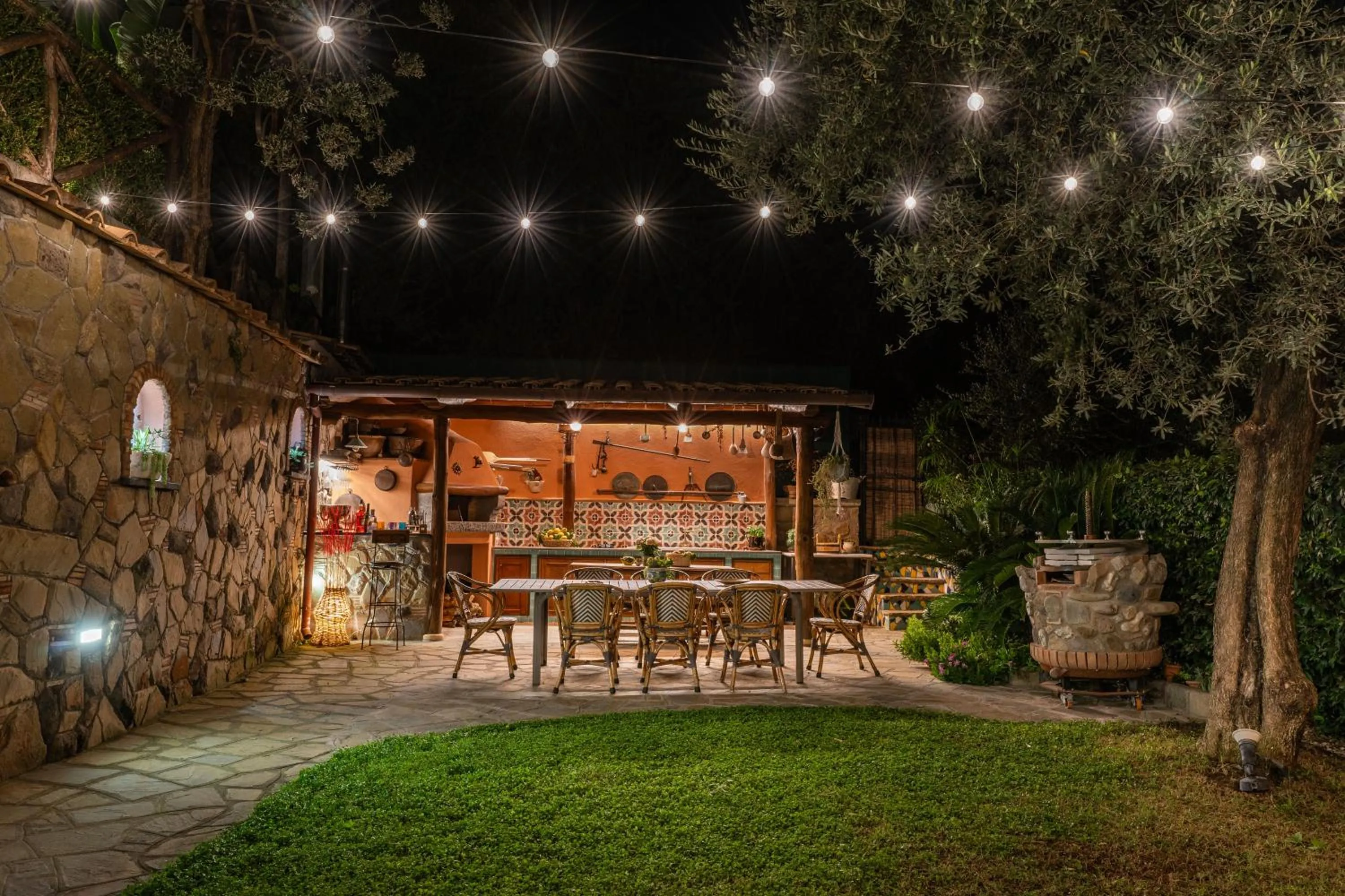 Garden view in Villa Caruso with Private Pool