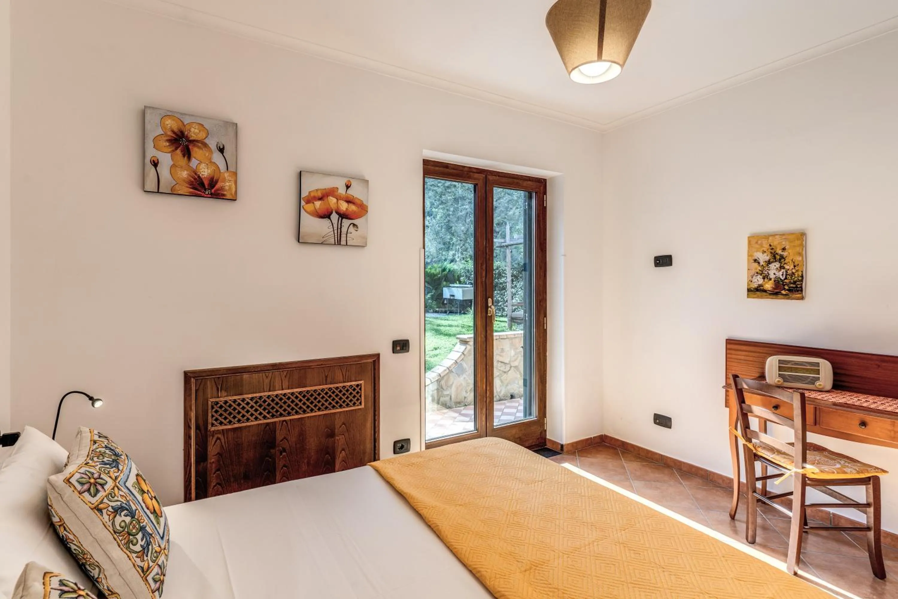 Bedroom, Bed in Villa Caruso with Private Pool