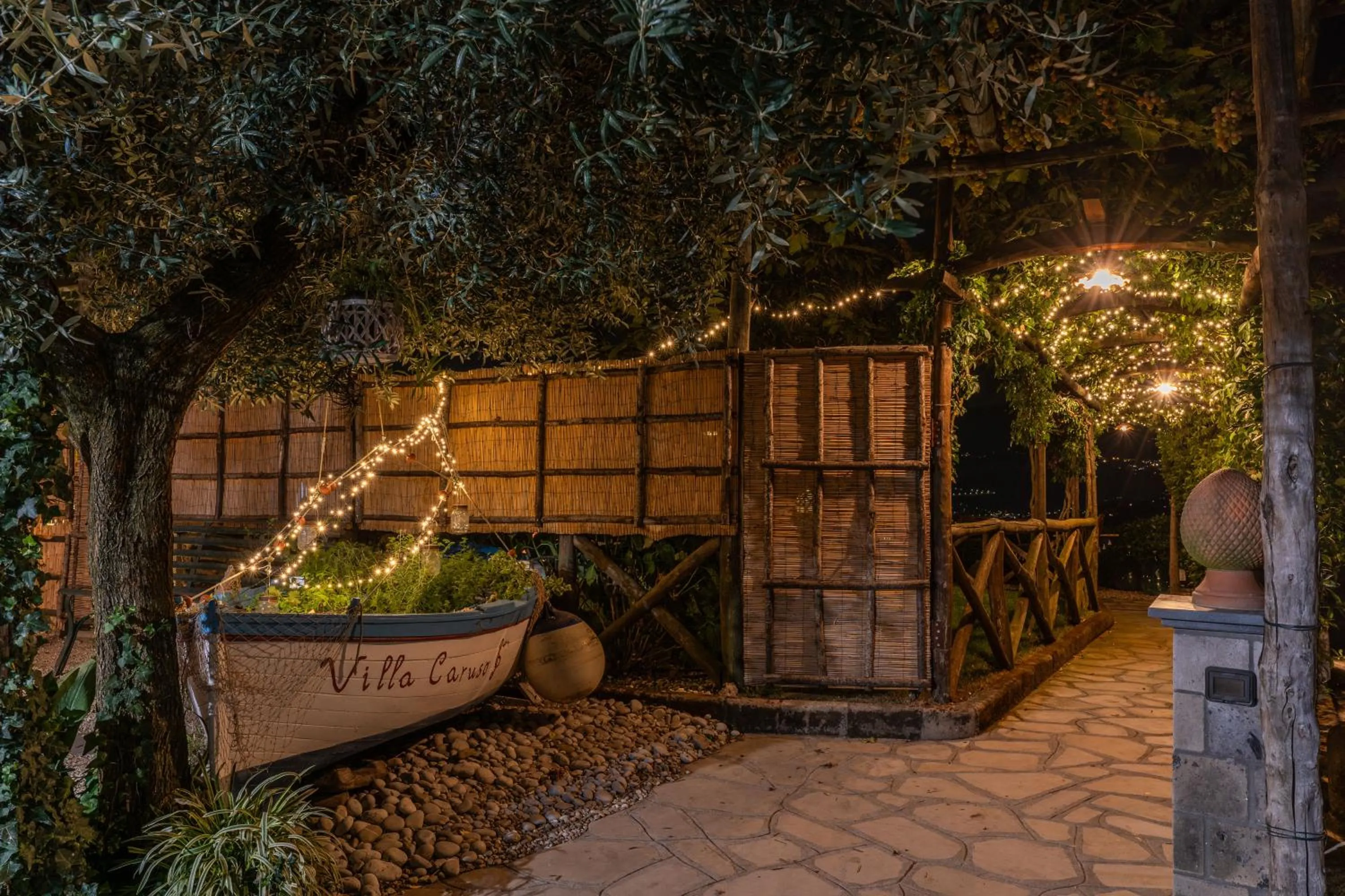 Garden view in Villa Caruso with Private Pool