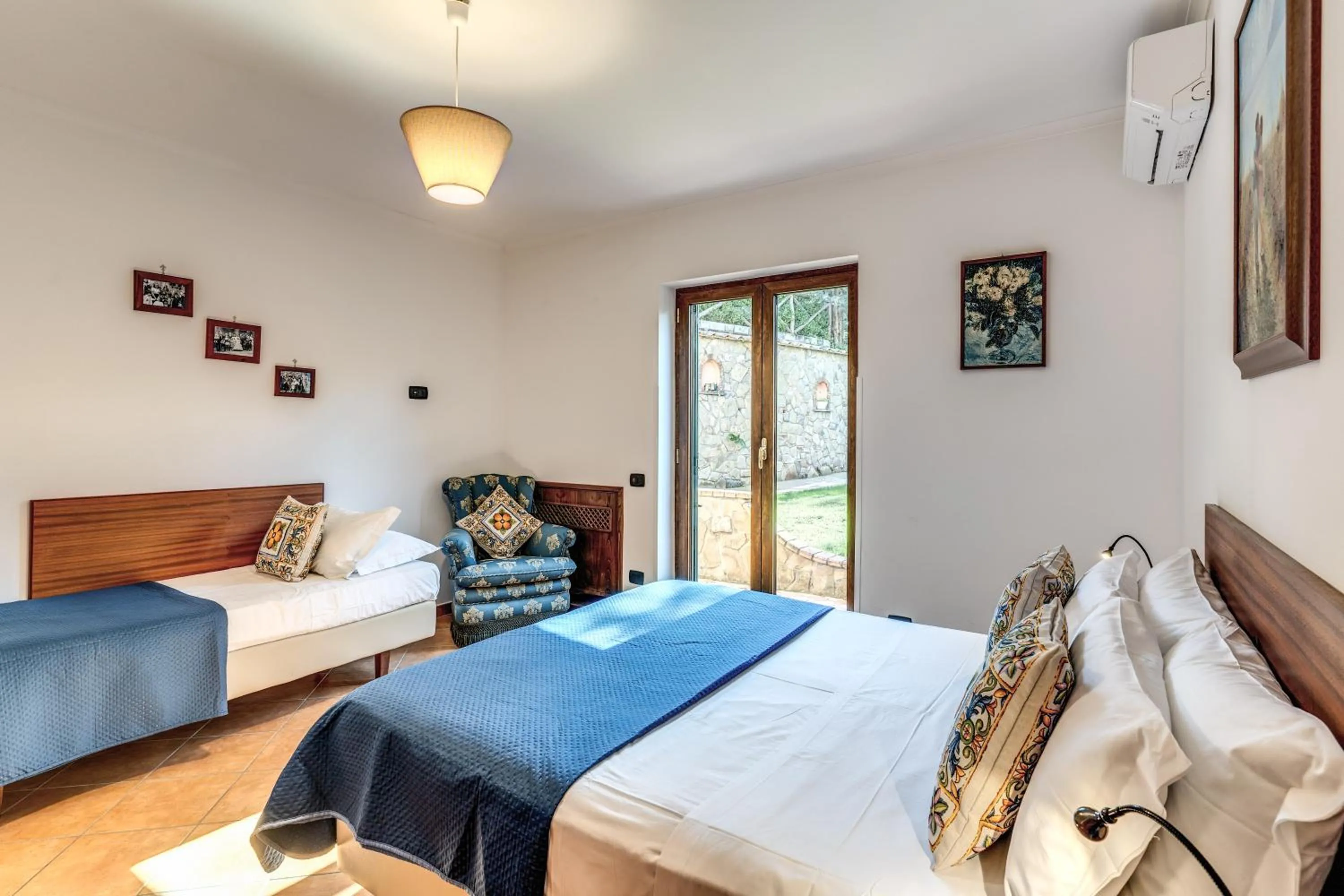 Bedroom, Bed in Villa Caruso with Private Pool