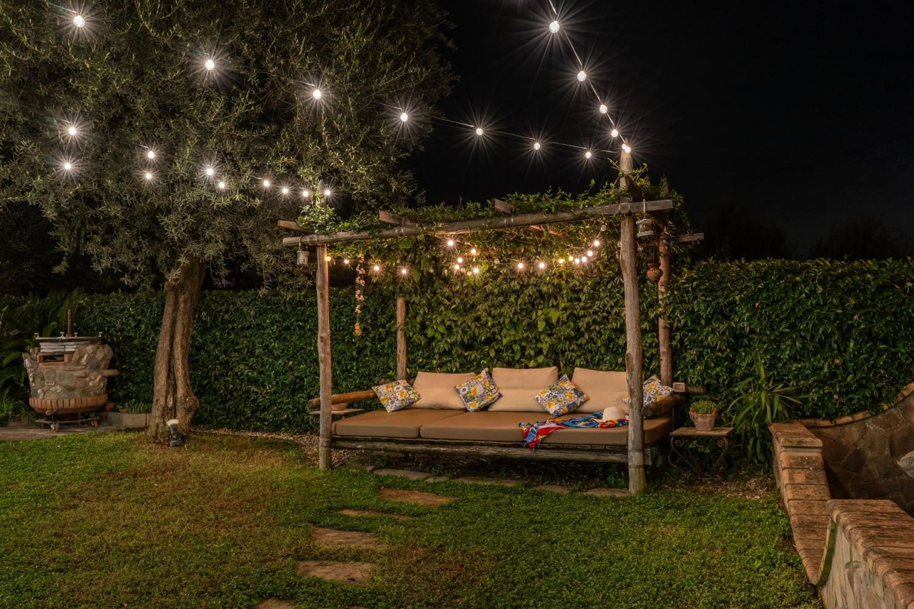 Garden view in Villa Caruso with Private Pool