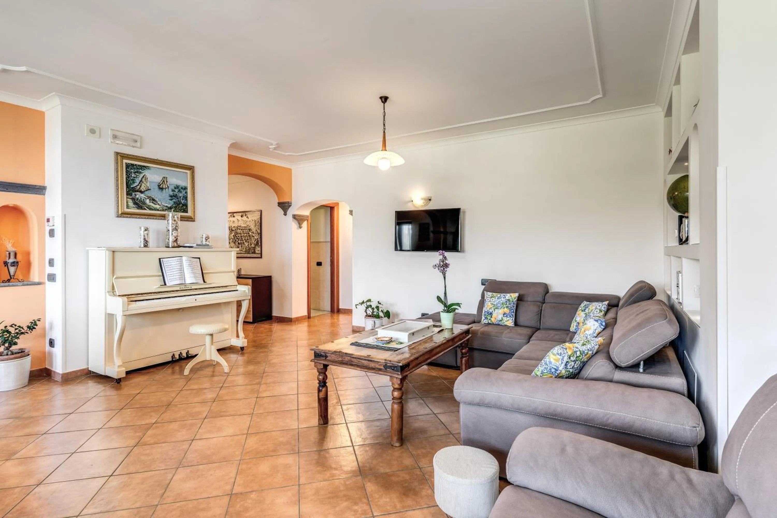Living room in Villa Caruso with Private Pool