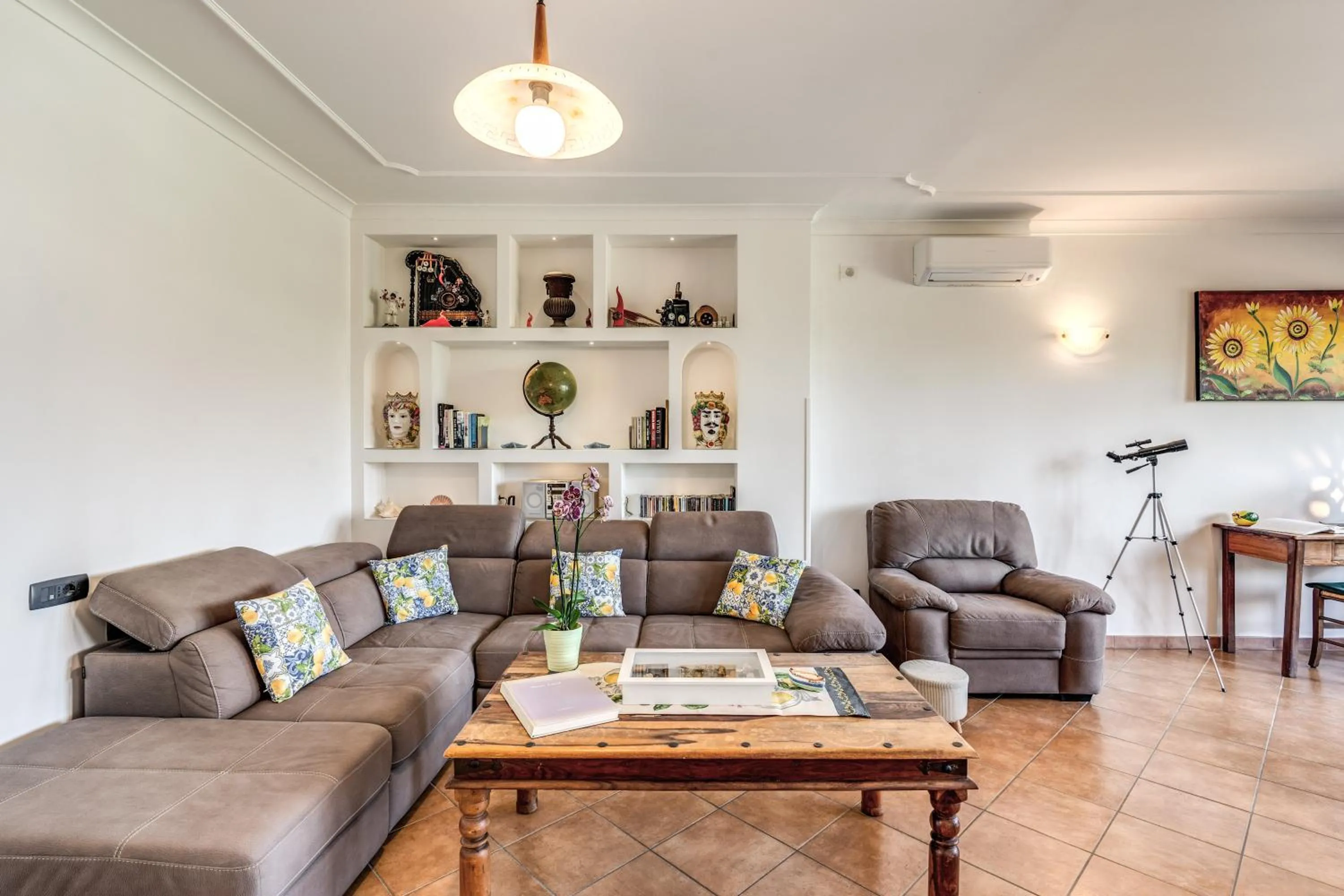 Living room in Villa Caruso with Private Pool