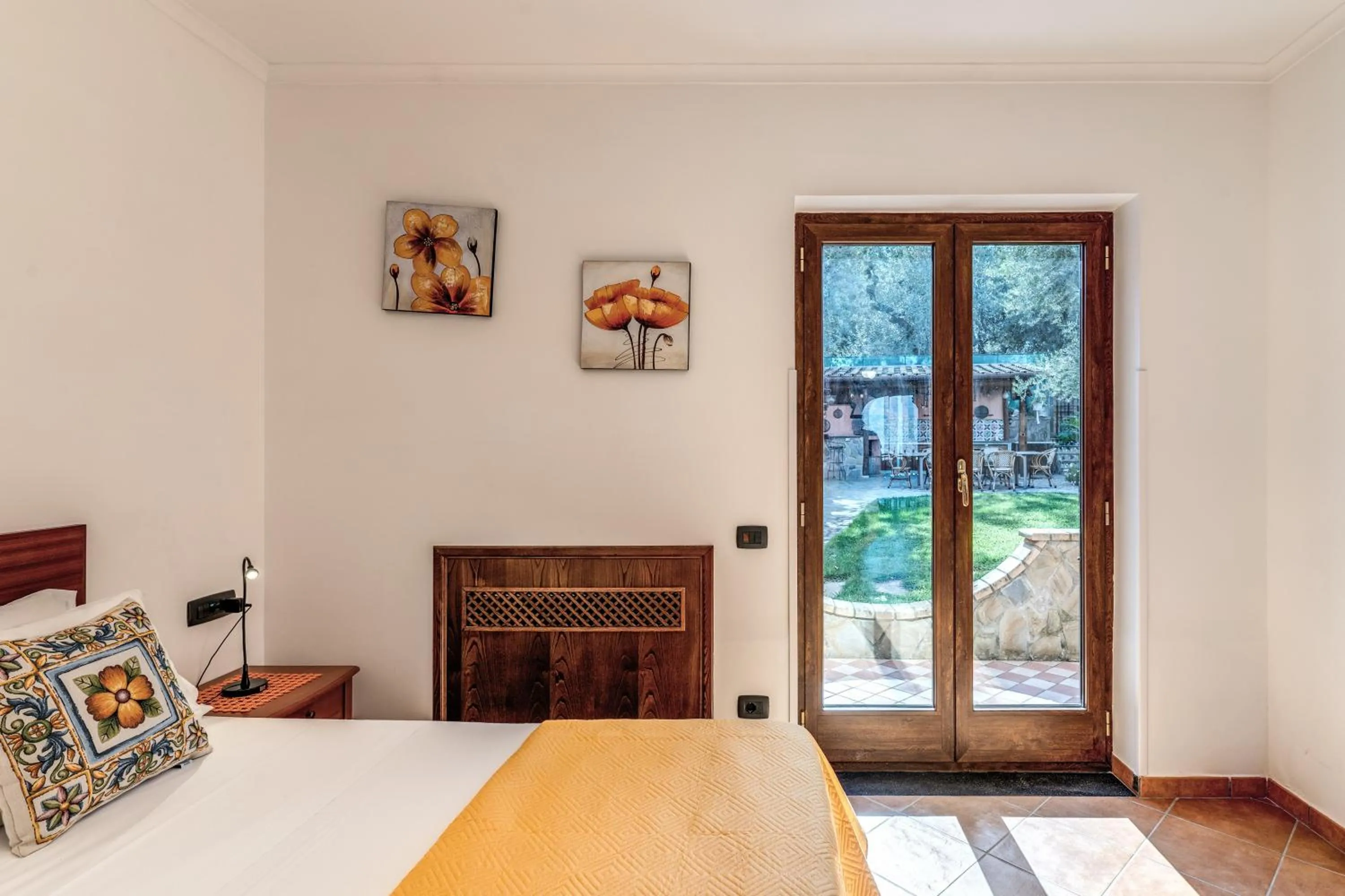Bedroom, Bed in Villa Caruso with Private Pool