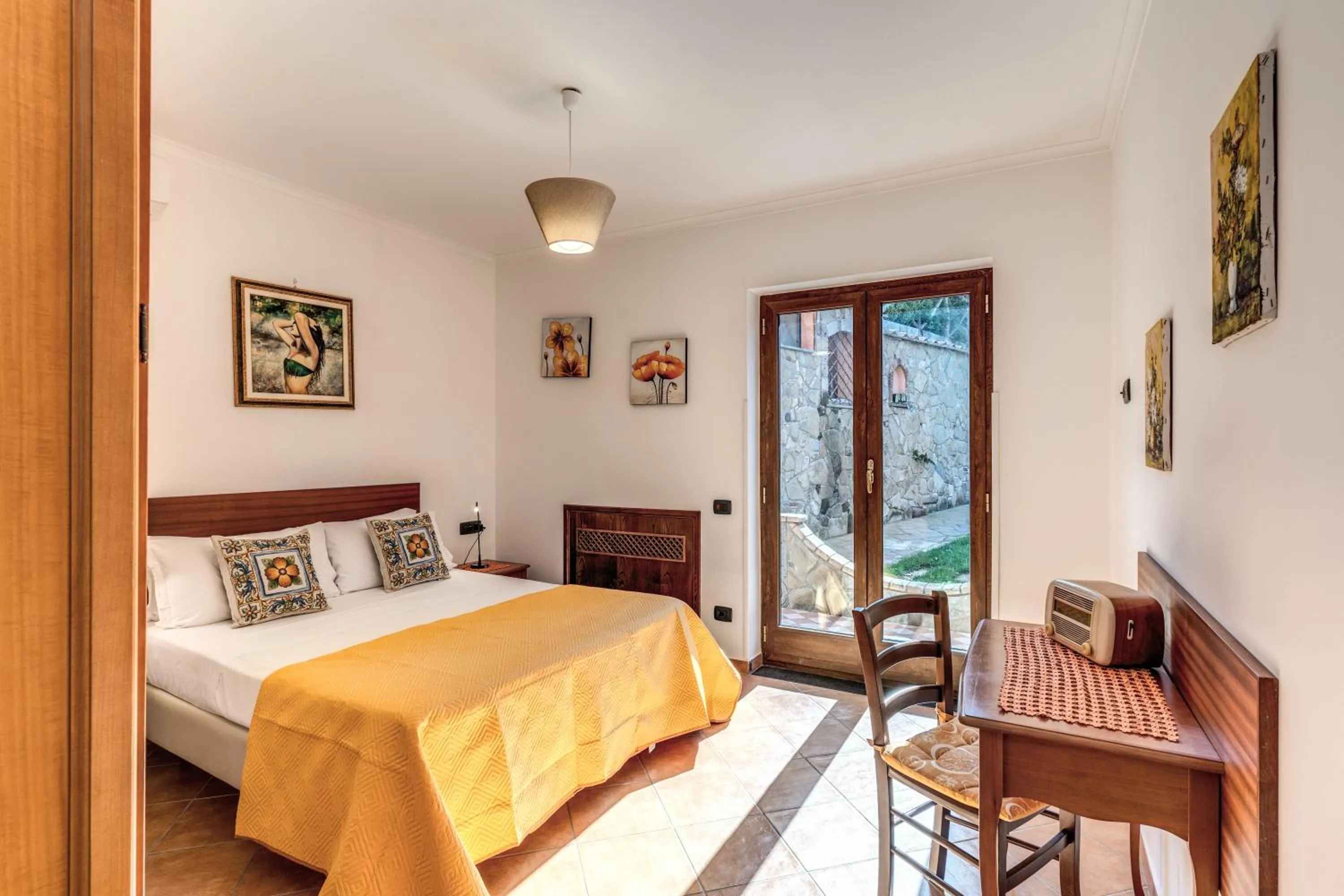 Photo of the whole room, Bed in Villa Caruso with Private Pool