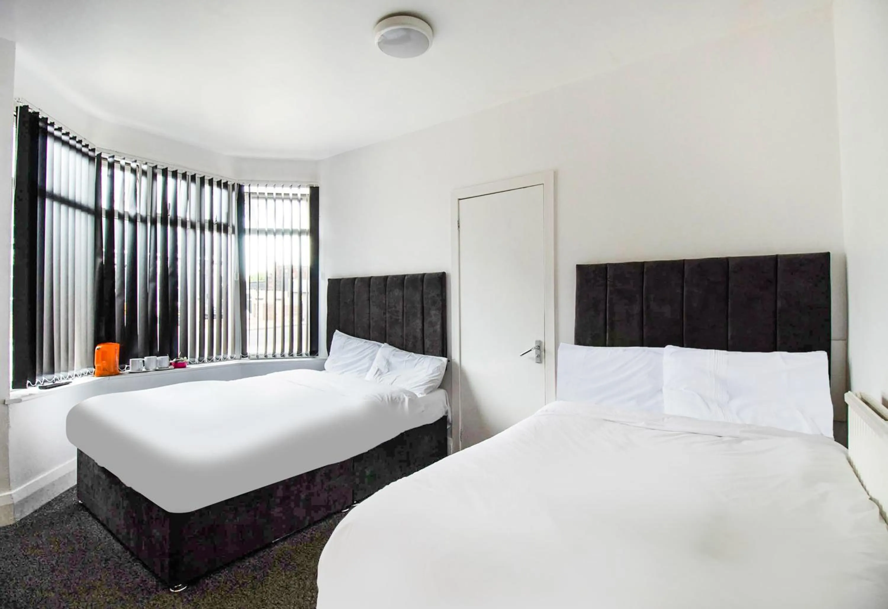 Bedroom, Bed in The Longlands Hotel