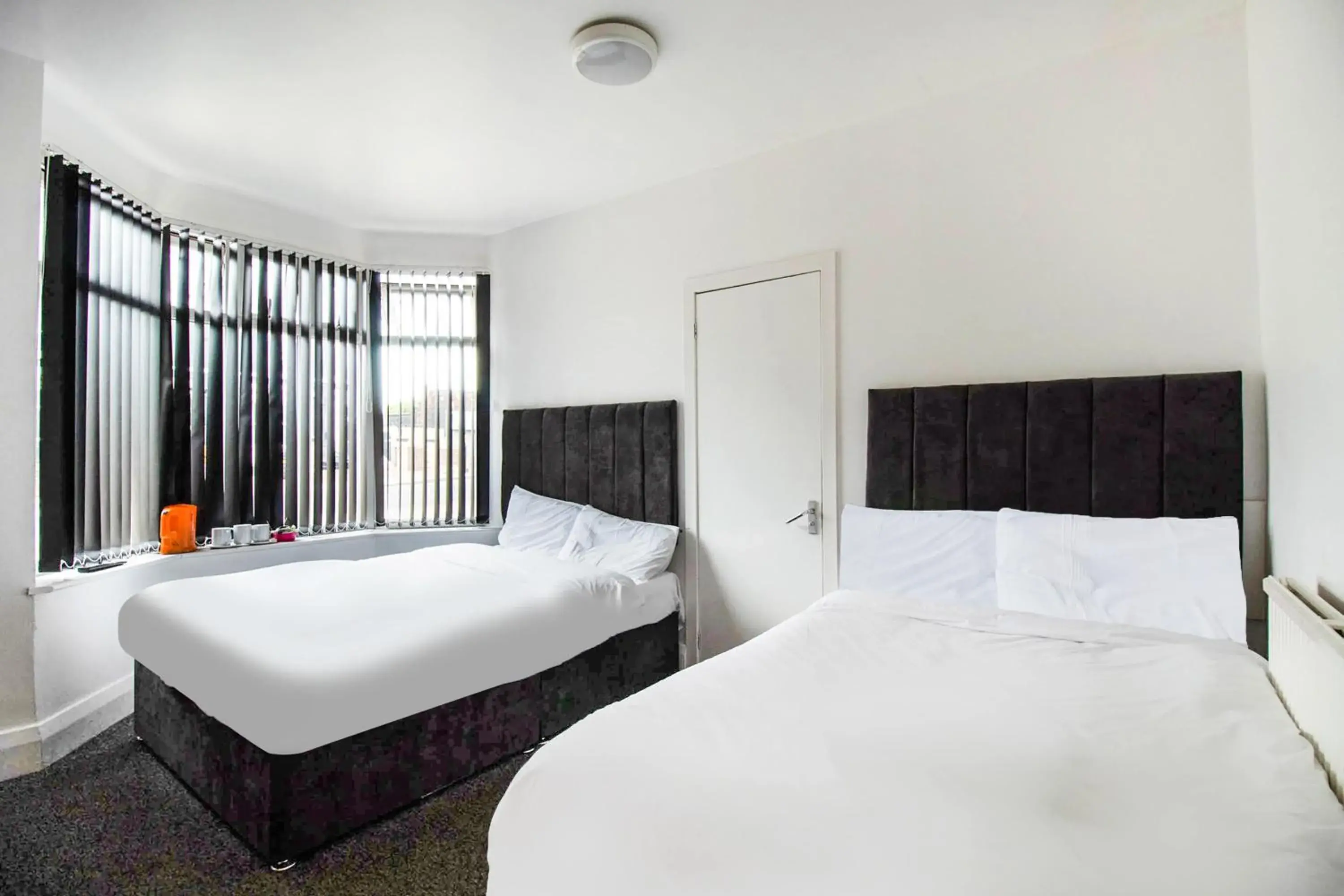 Double Room with Shared Bathroom in The Longlands Hotel Double Room with Shared Bathroom in The Longlands Hotel