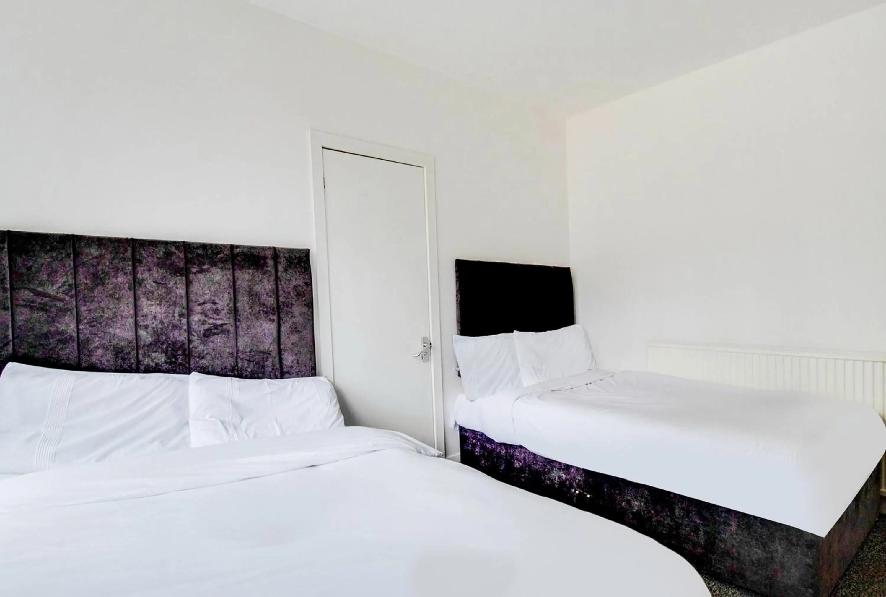 Bedroom, Bed in The Longlands Hotel