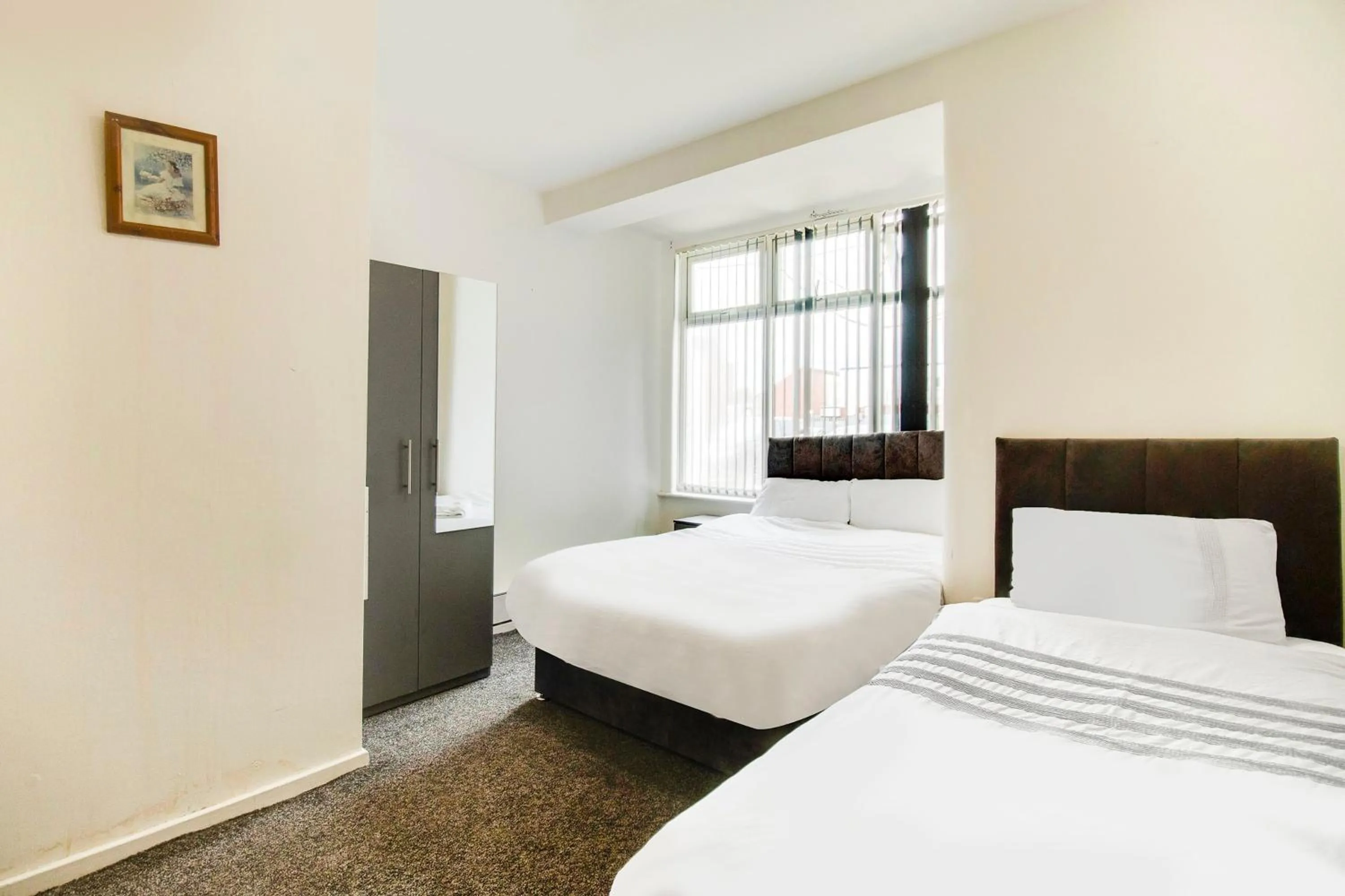 Bedroom, Bed in The Longlands Hotel