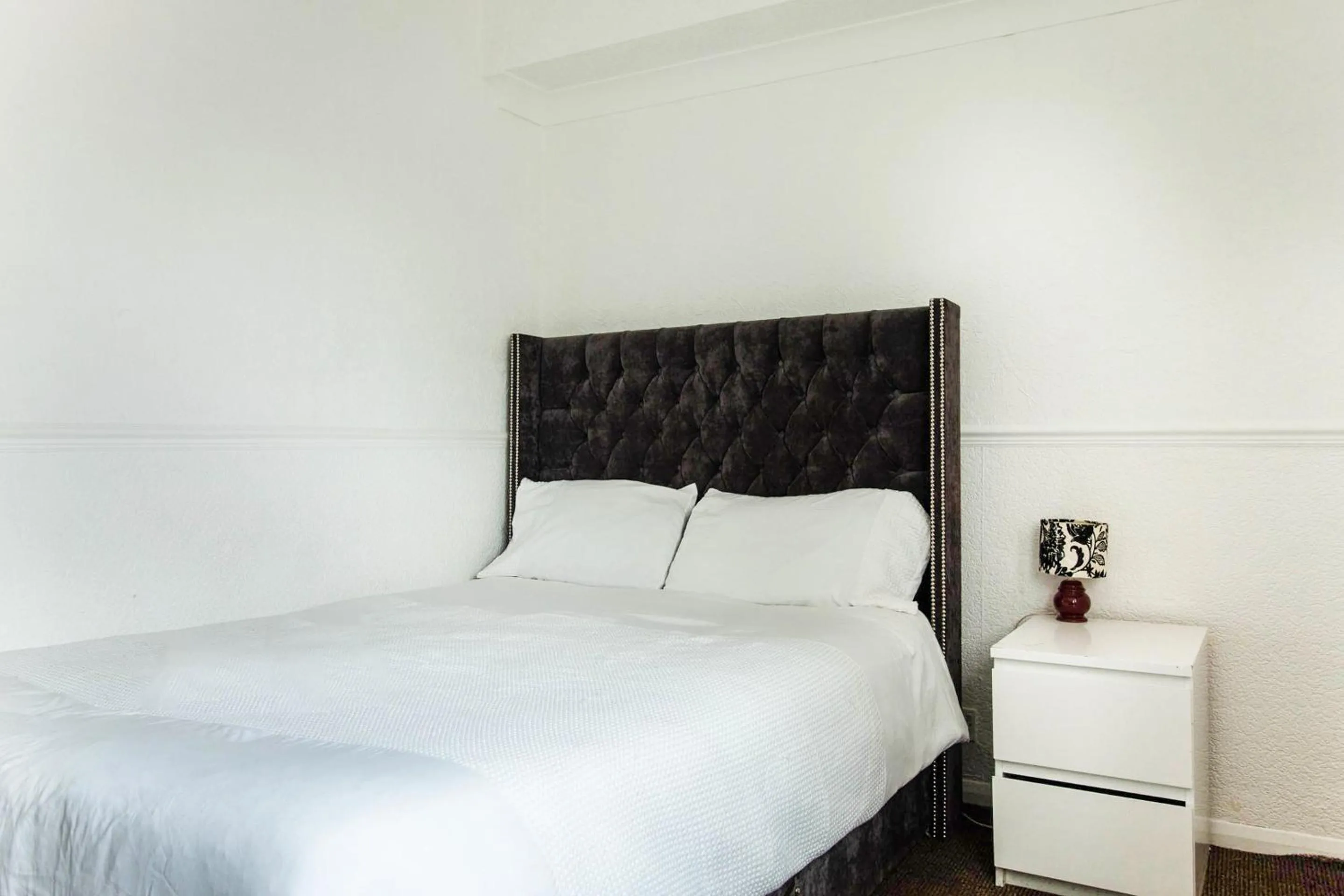 Bedroom, Bed in The Longlands Hotel