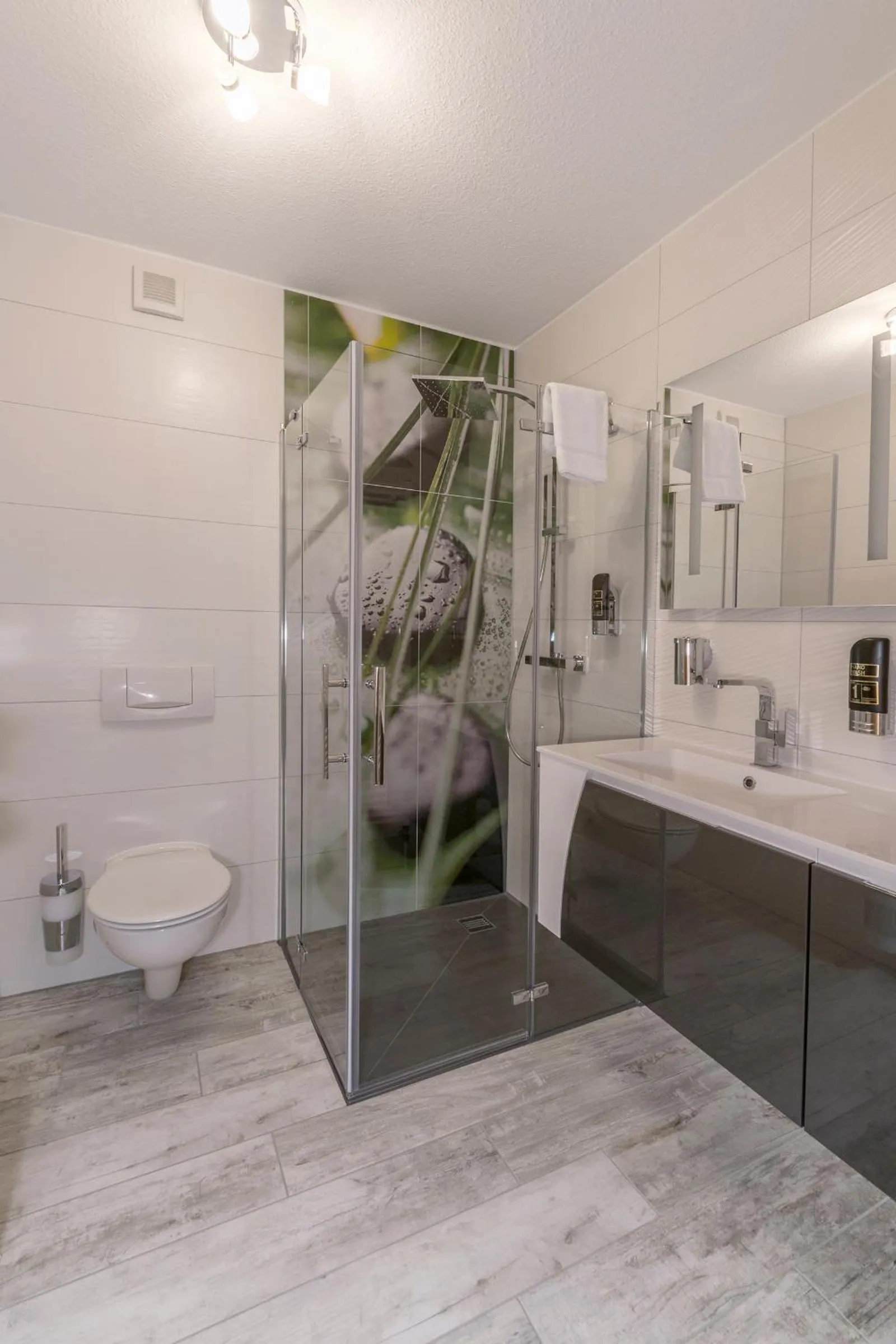 Bathroom in Lakeside Resort Michaela