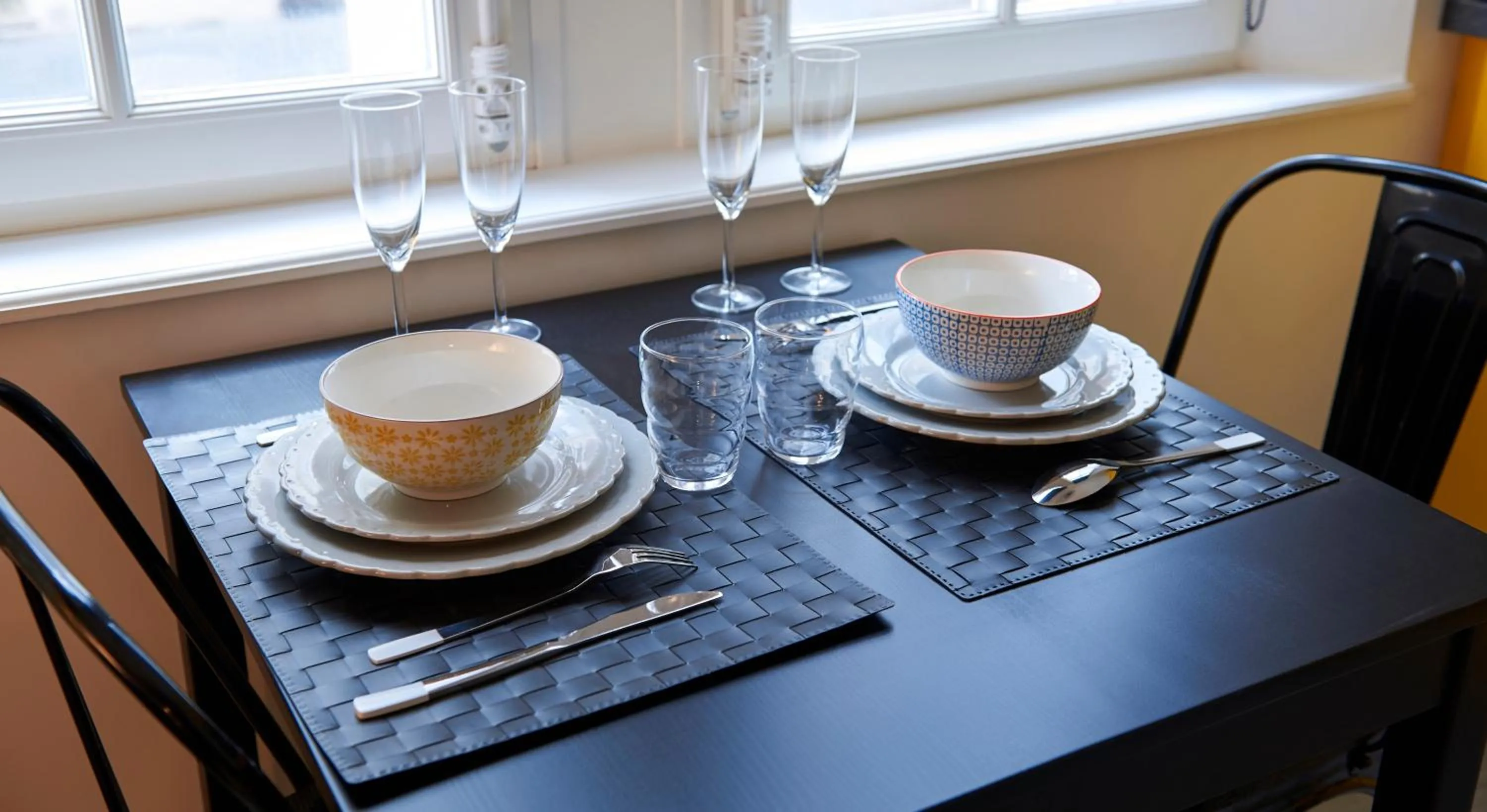 Dining area in Bubble 8