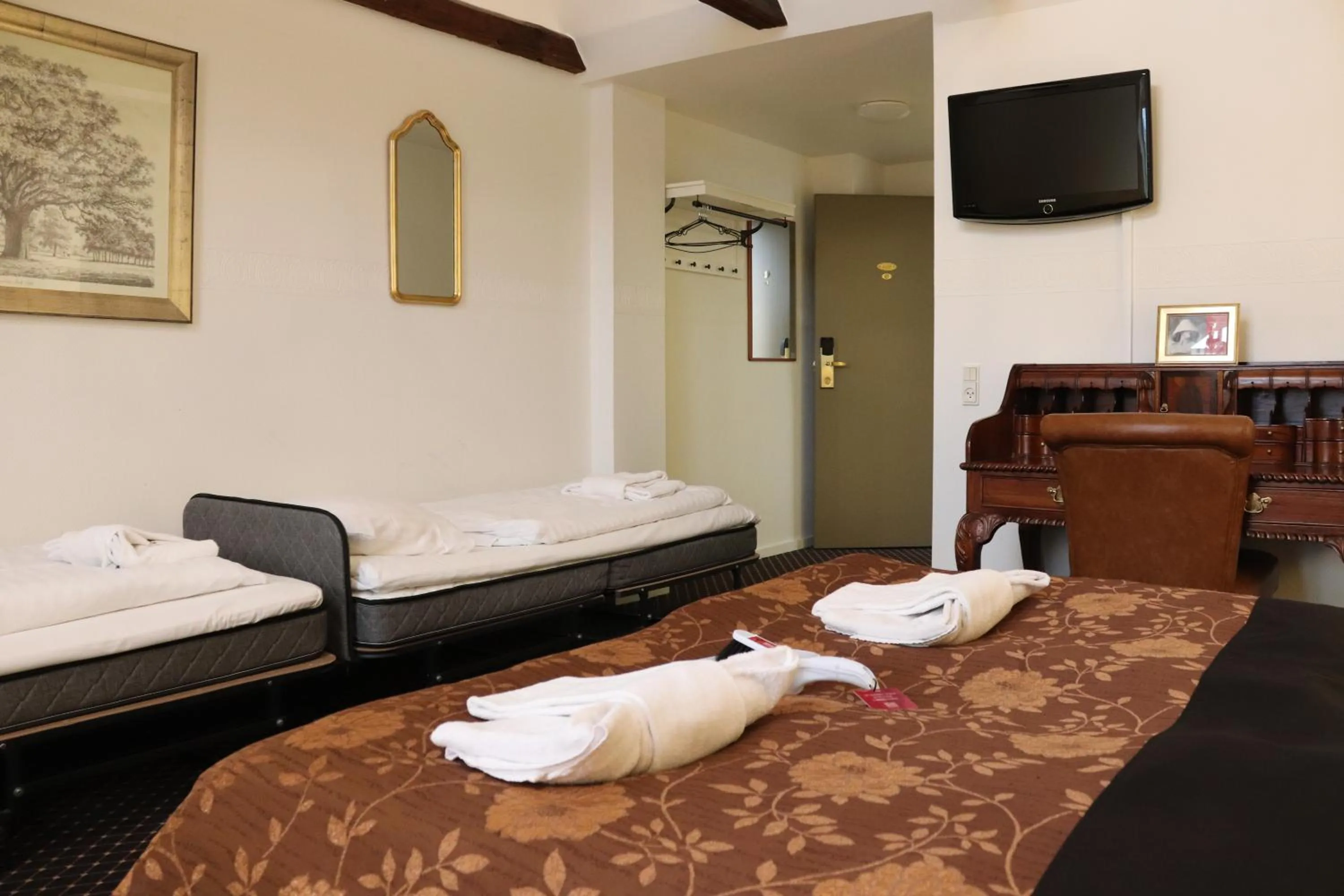 Bedroom, Bed in Milling Hotel Saxildhus