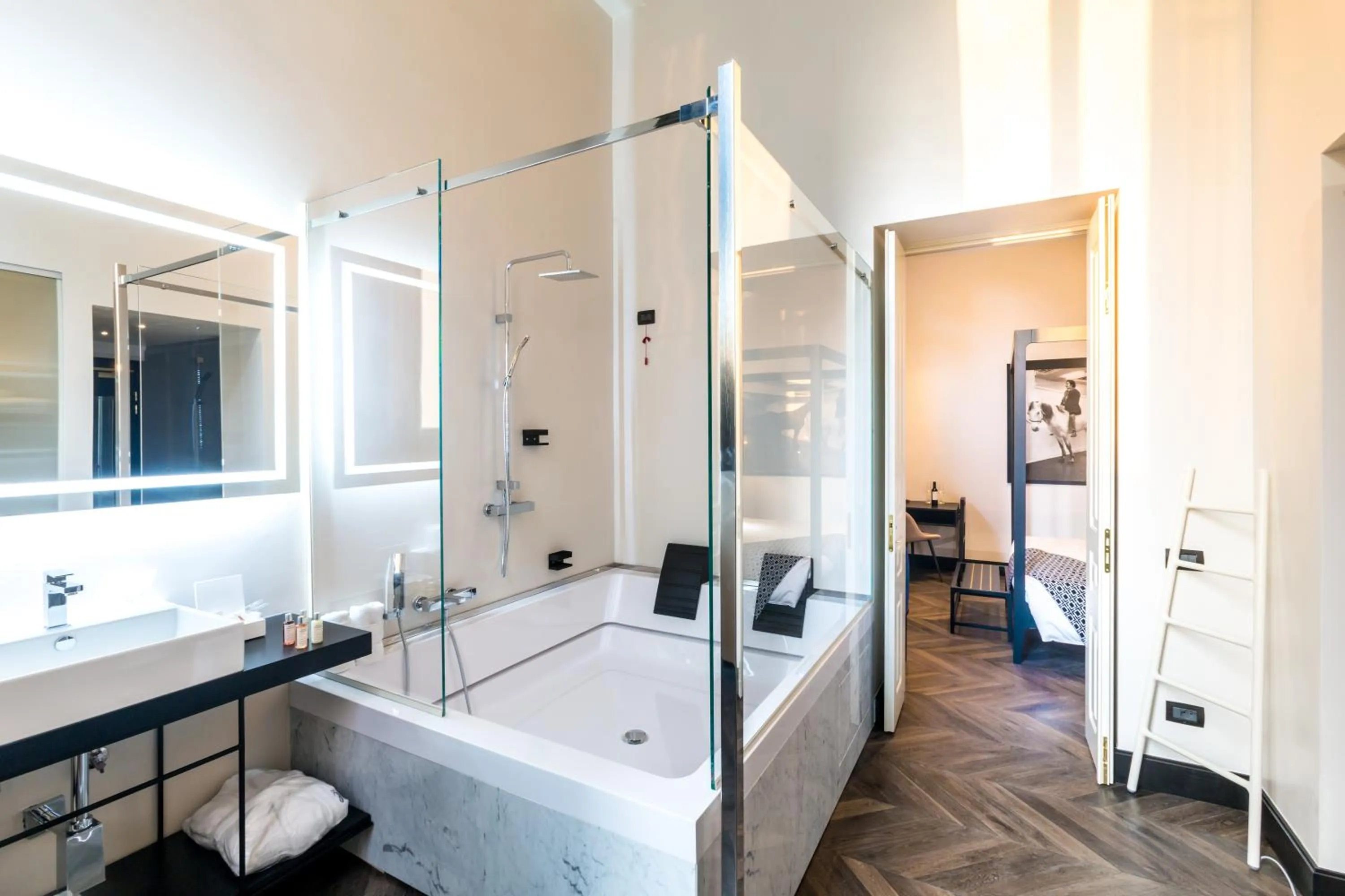 Shower, Bed in Hotel The Haven Roma