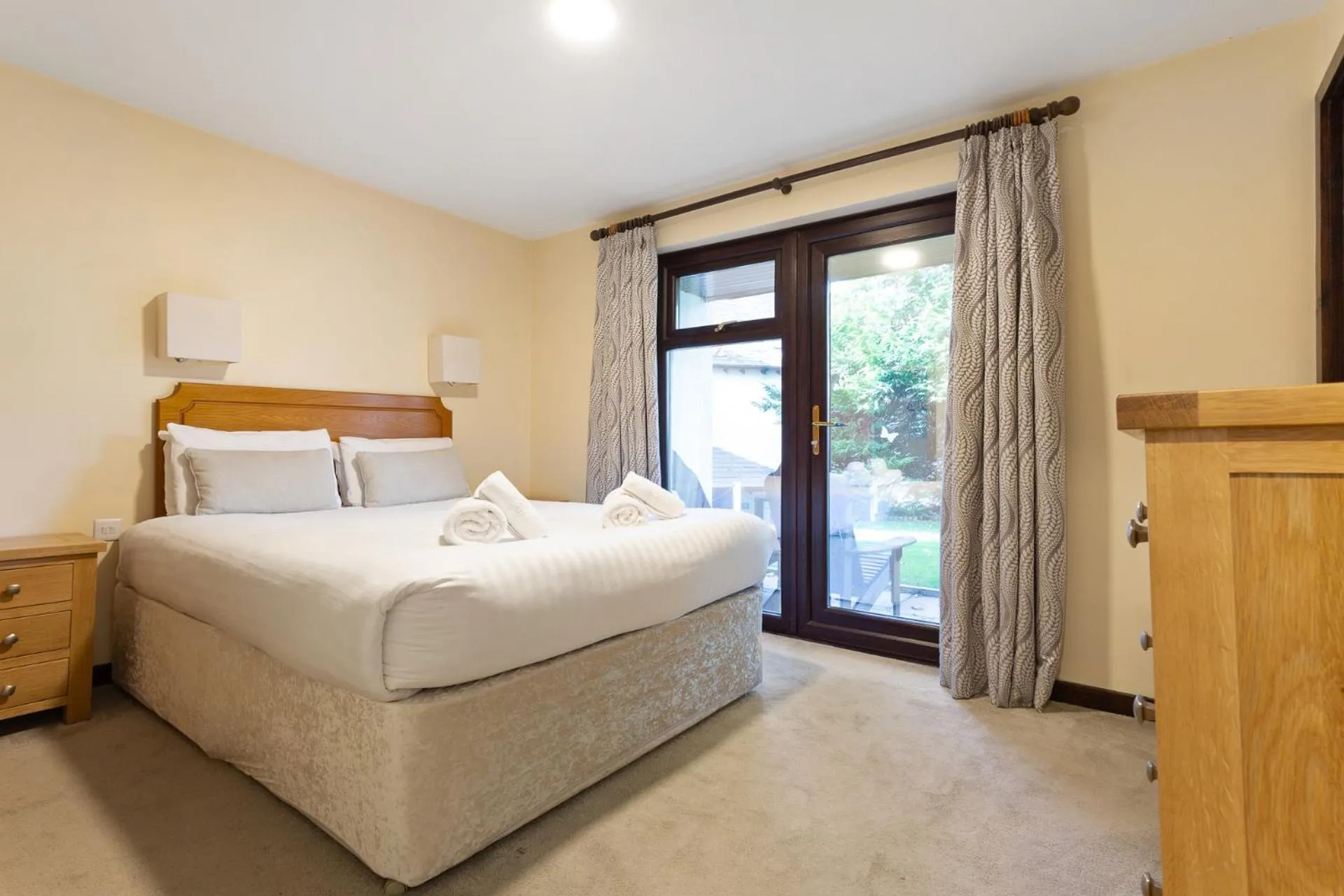 Property building, Bed in Hapimag Burnside Park Apartments