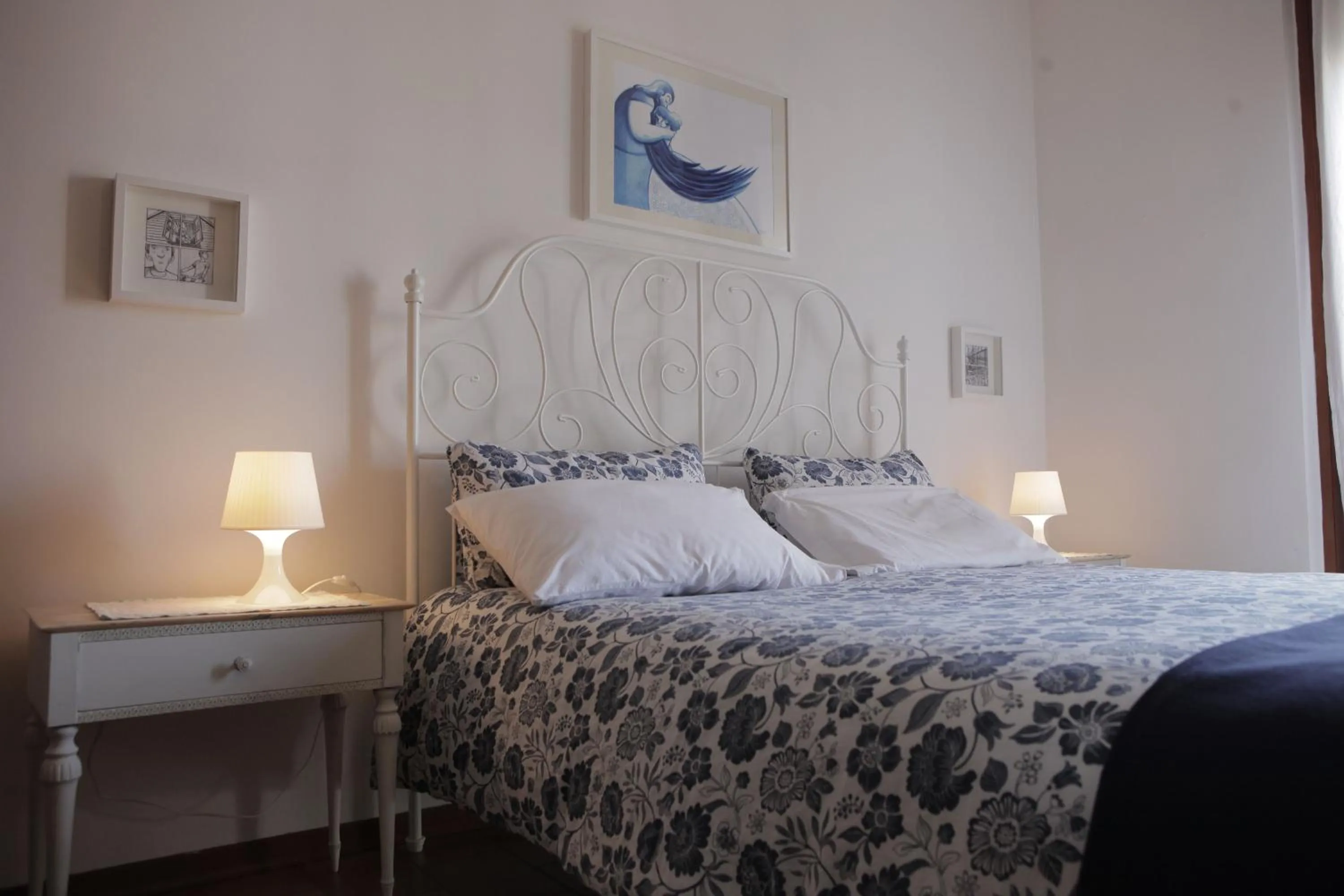 Photo of the whole room, Bed in Goga&Romeo