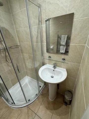 Bathroom in The Waverley Inn