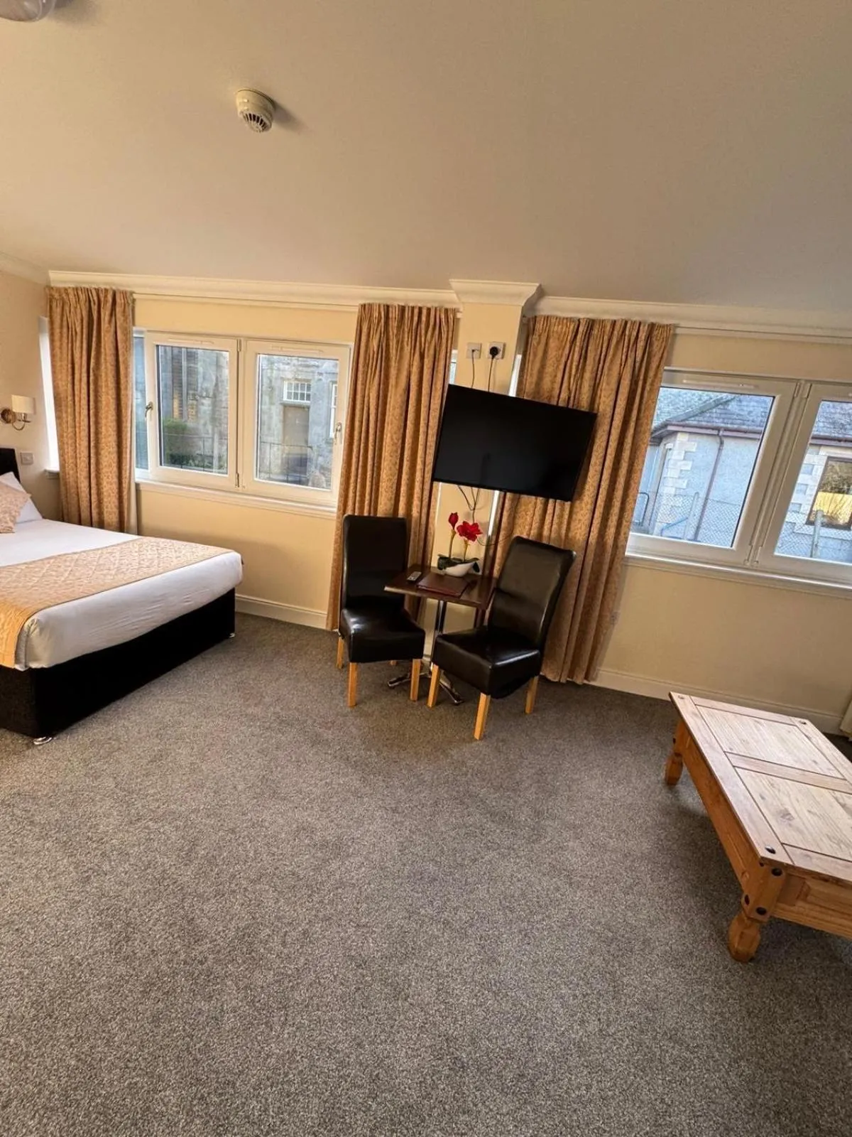 Photo of the whole room, Bed in The Waverley Inn