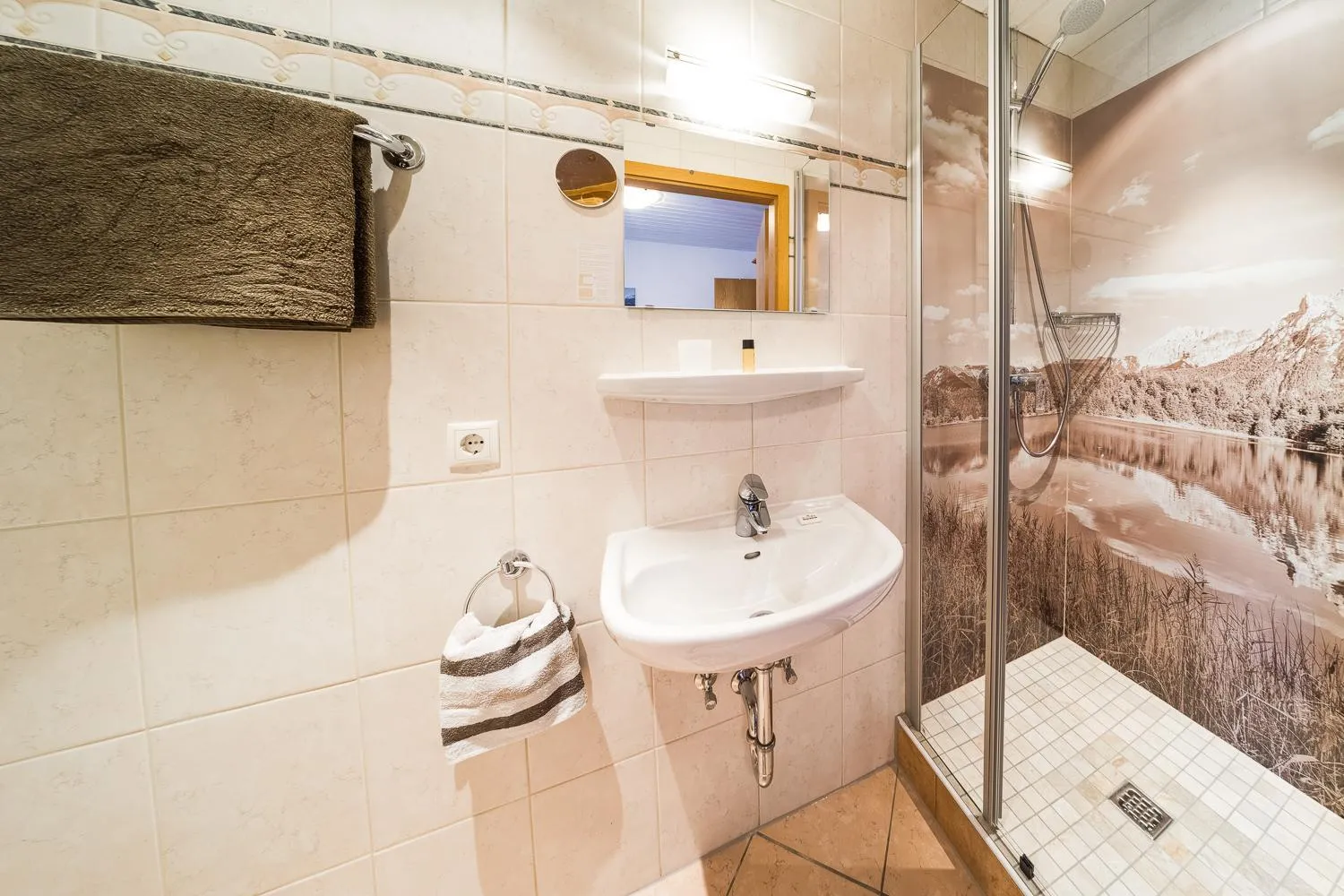 Bathroom in Frühstückspension Gästehaus Zum weissen Rössl