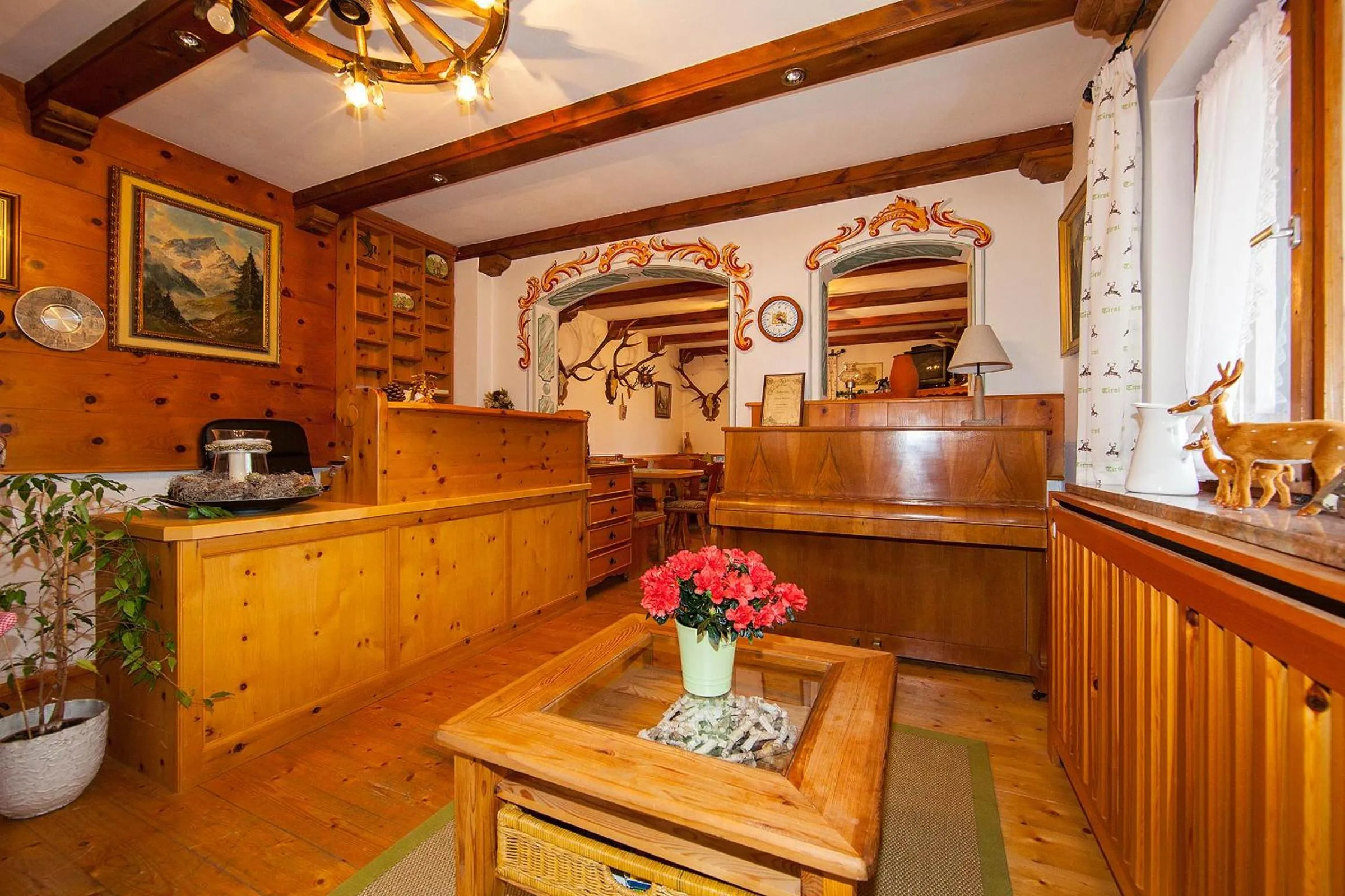 Restaurant/places to eat in Frühstückspension Gästehaus Zum weissen Rössl