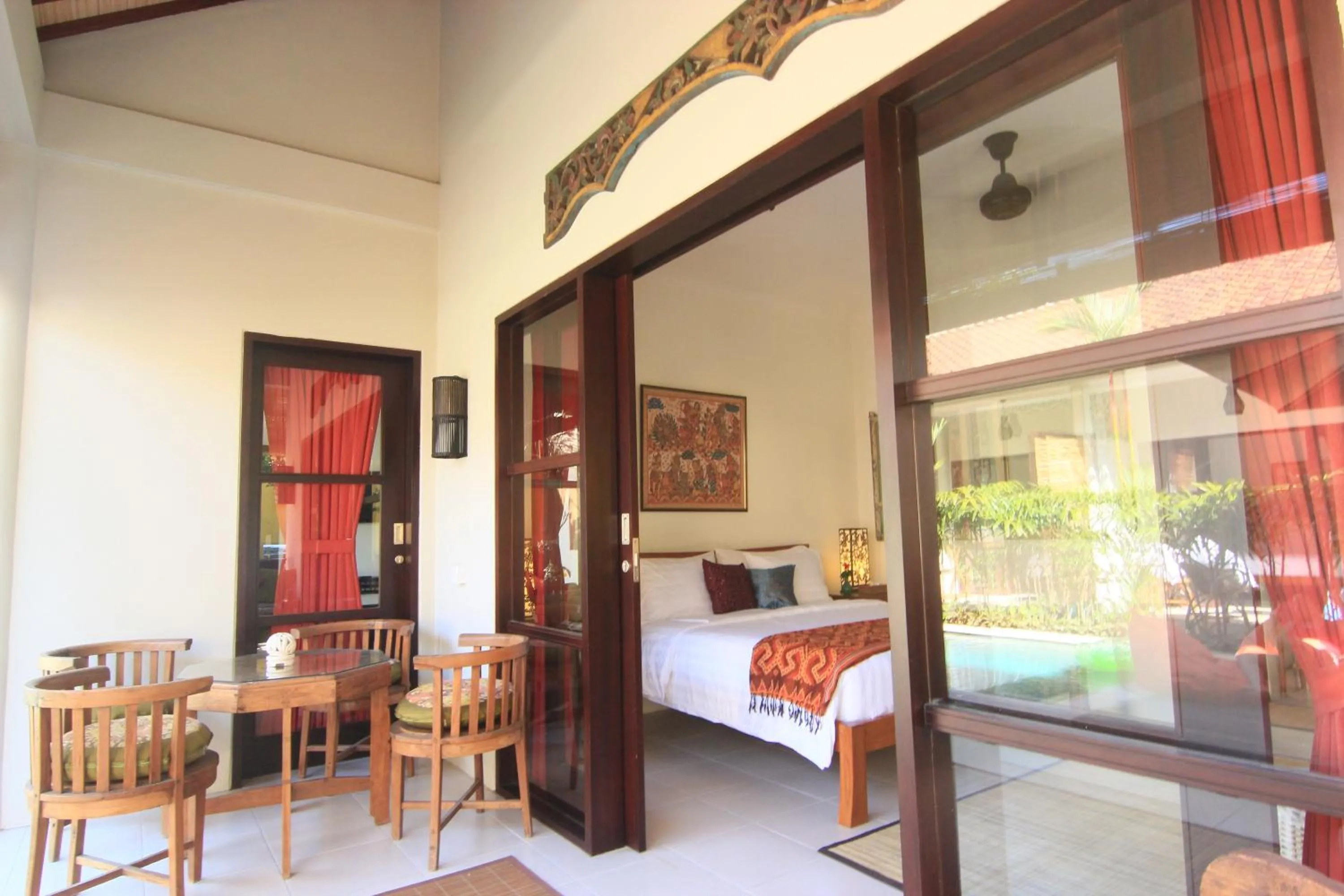 Shower, Bed in Kembali Lagi Guest House