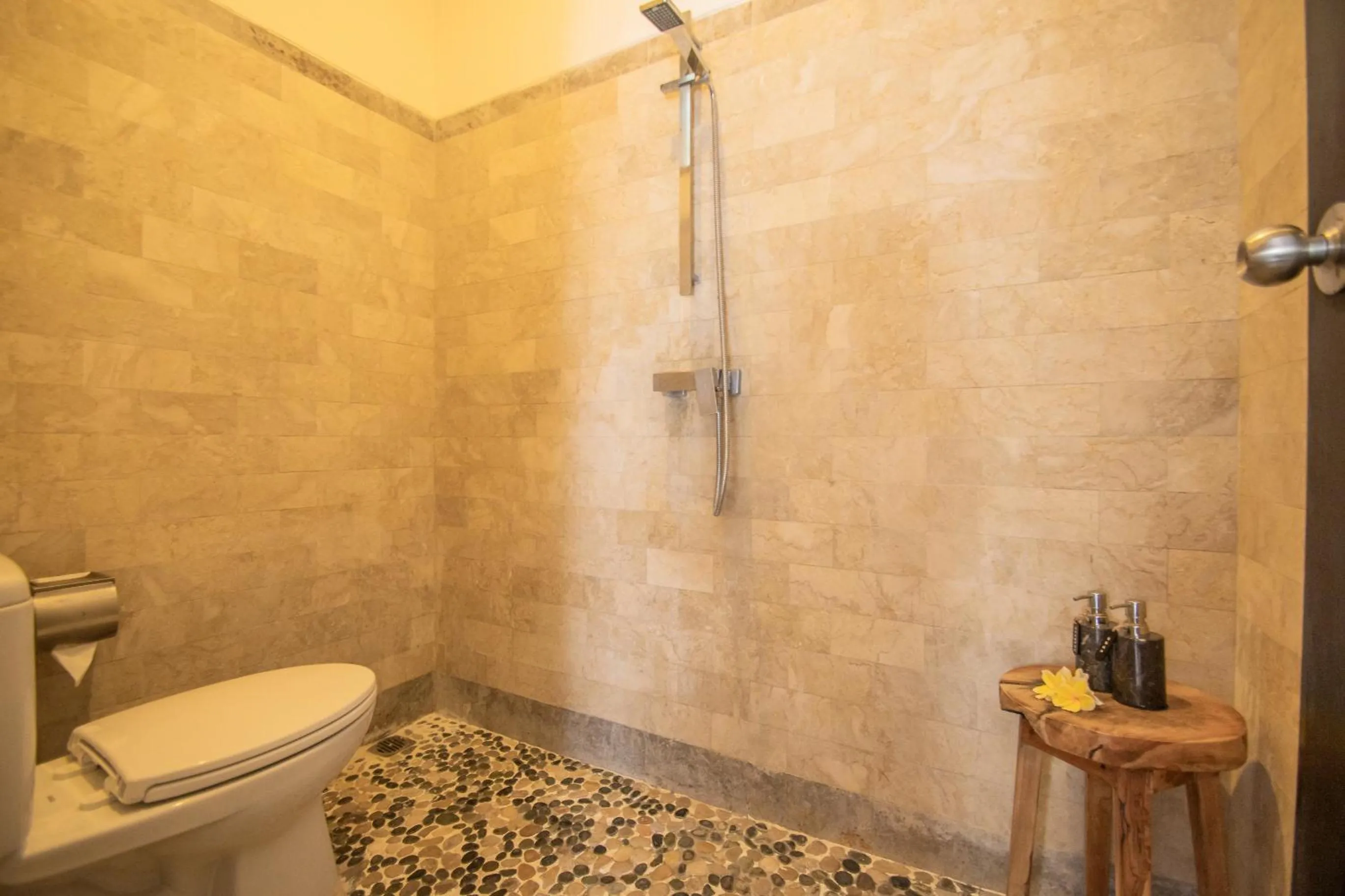 Toilet in Kembali Lagi Guest House