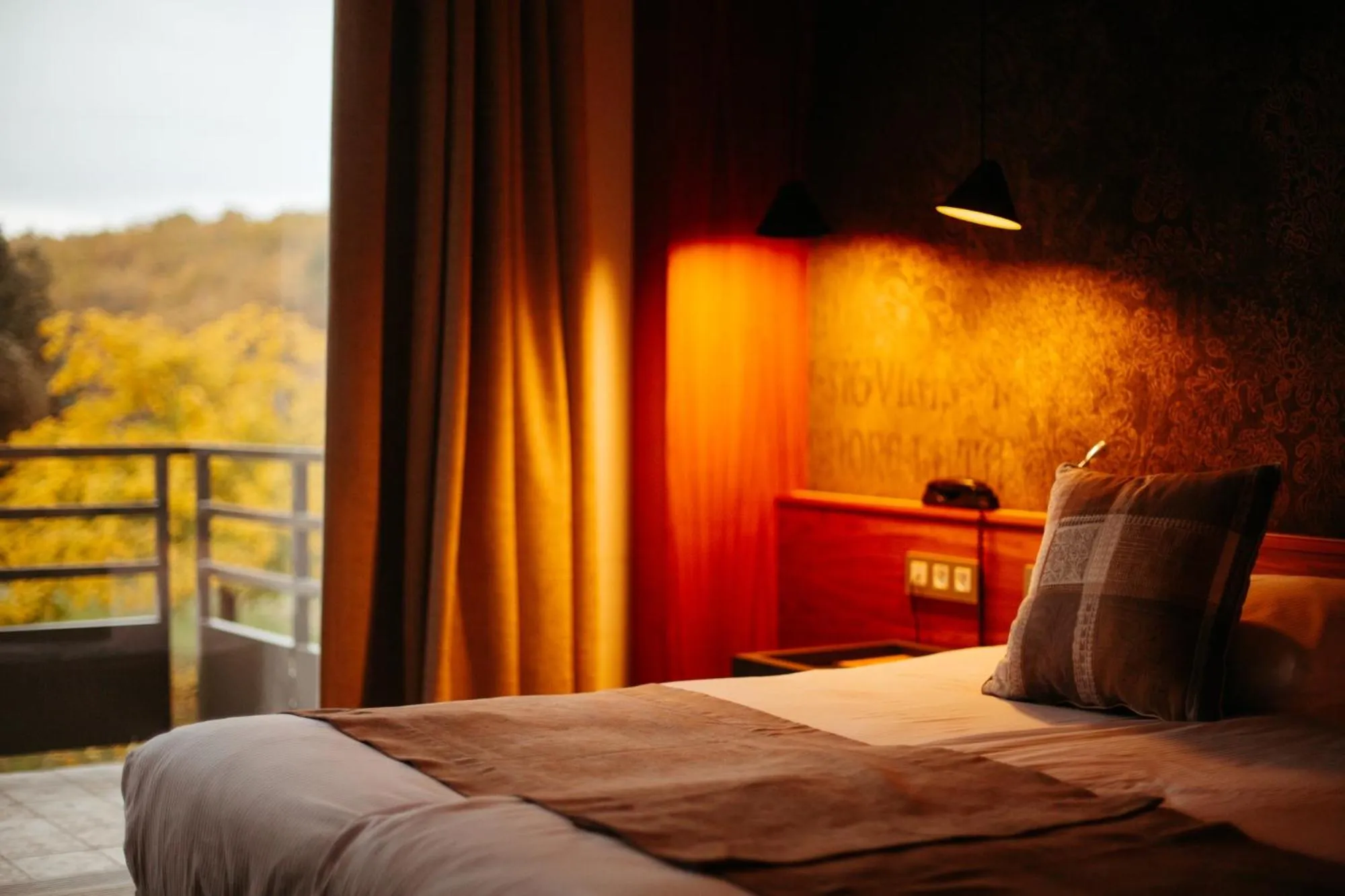 Bed in Logis Auberge Les Murets Hotel Restaurant Spa