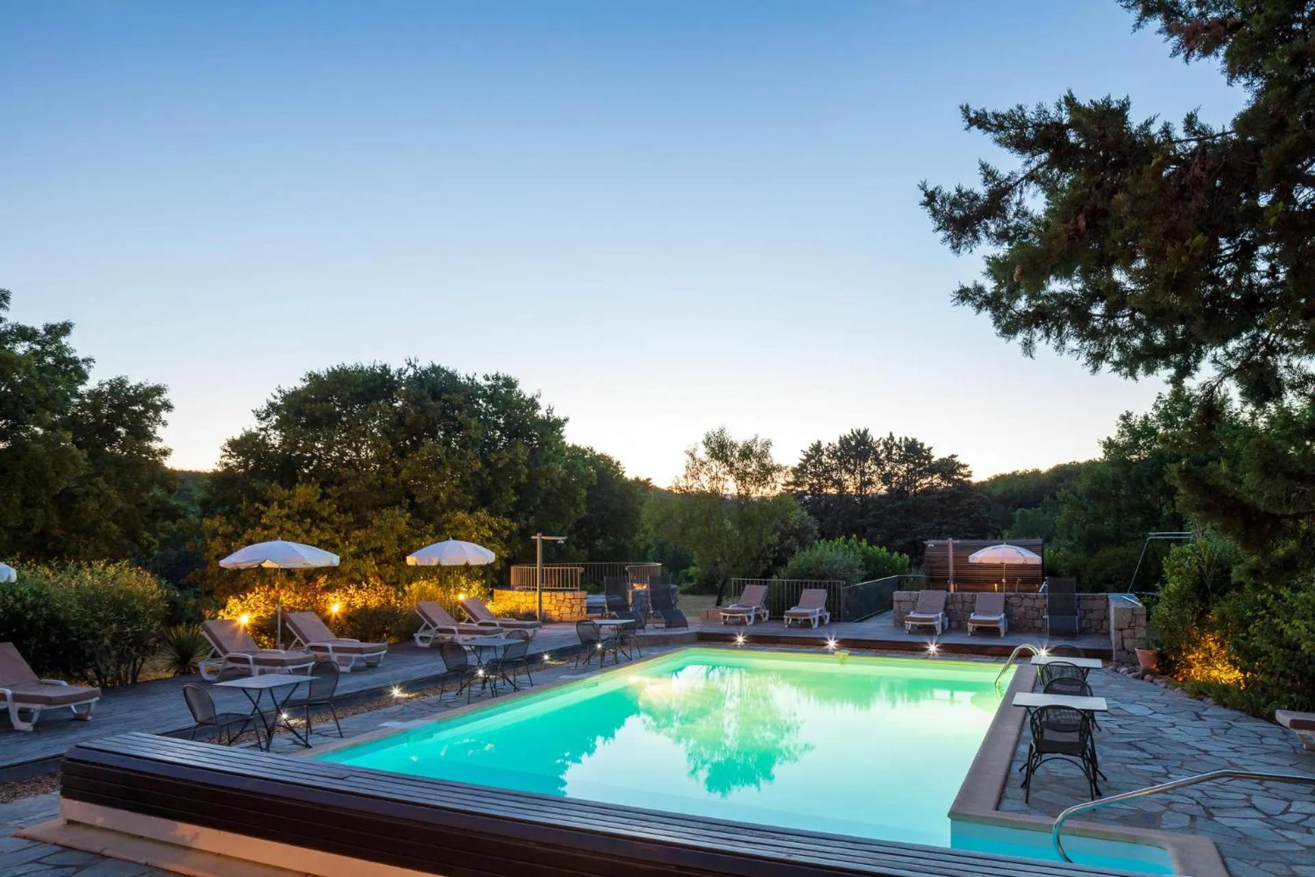 Natural landscape in Logis Auberge Les Murets Hotel Restaurant Spa